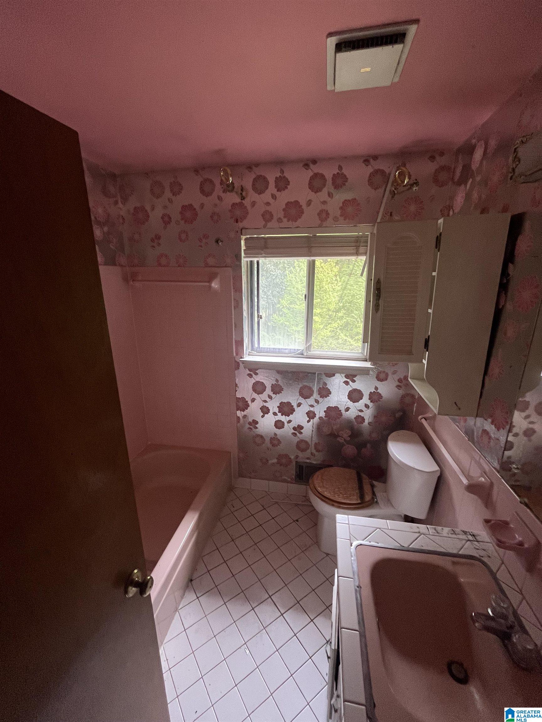 1633 BROOKFIELD LANE