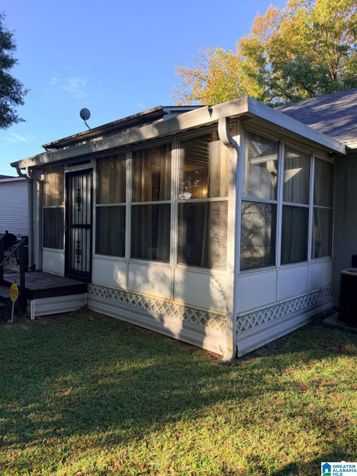 1989 TOWNHOUSE LANE