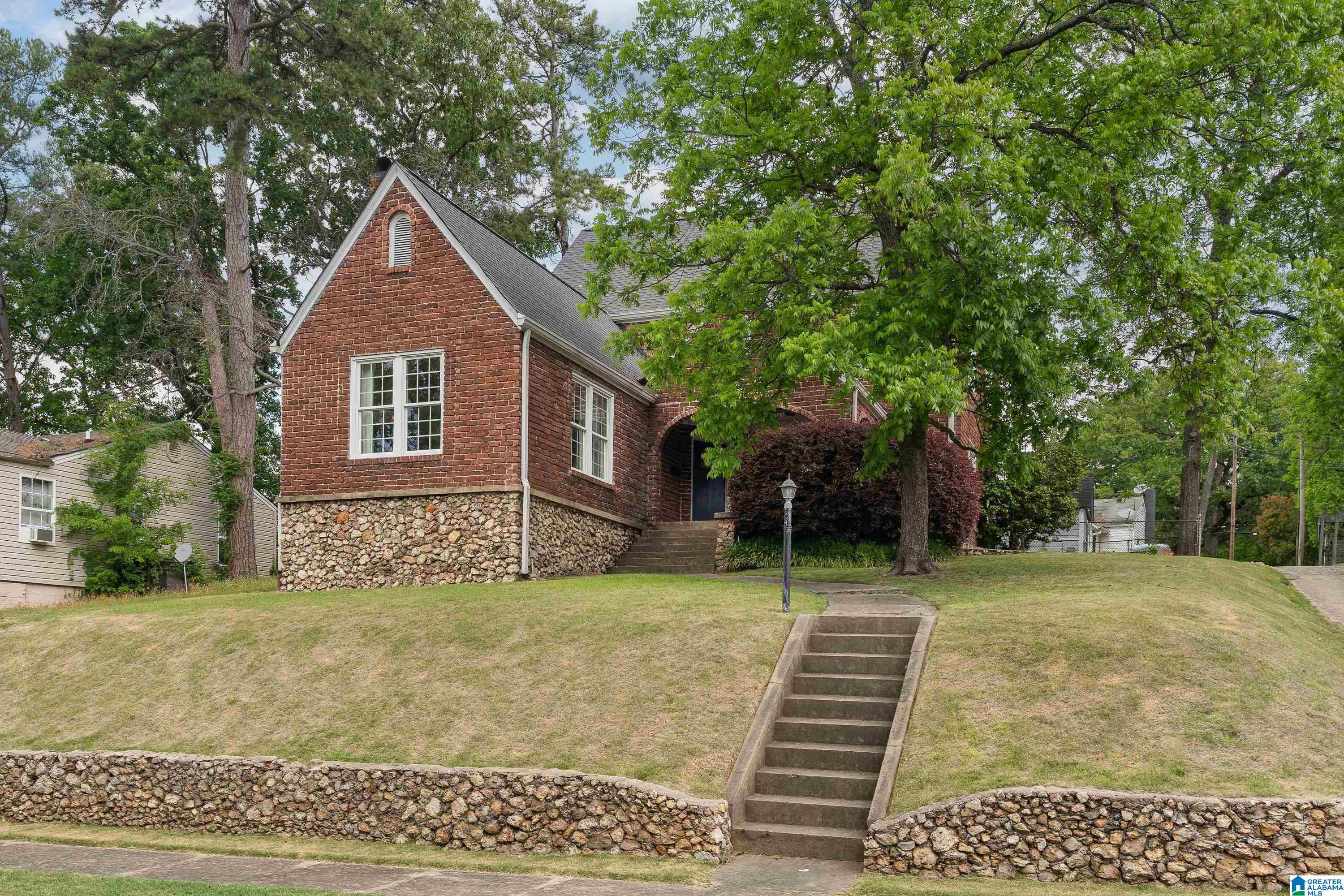 743 VANDERBILT STREET