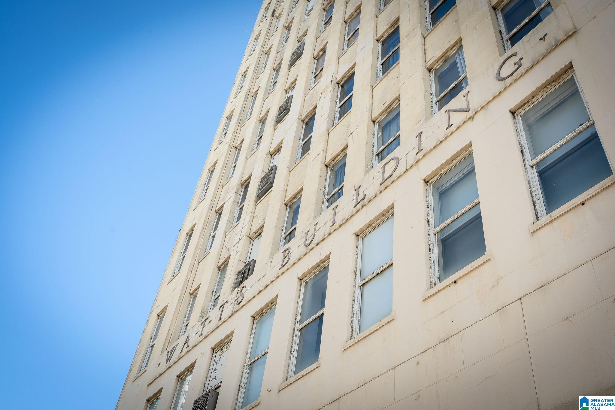 2008 3RD AVENUE N 10-A