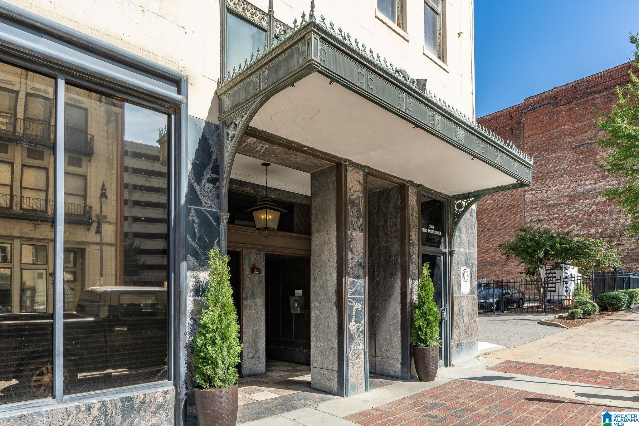 2008 3RD AVENUE N 10-A