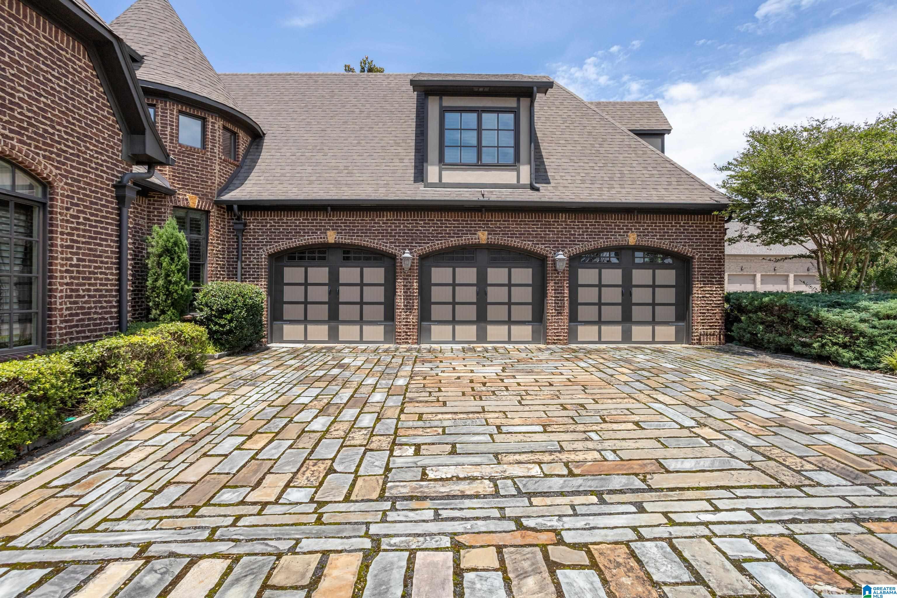 113 CARNOUSTIE DRIVE