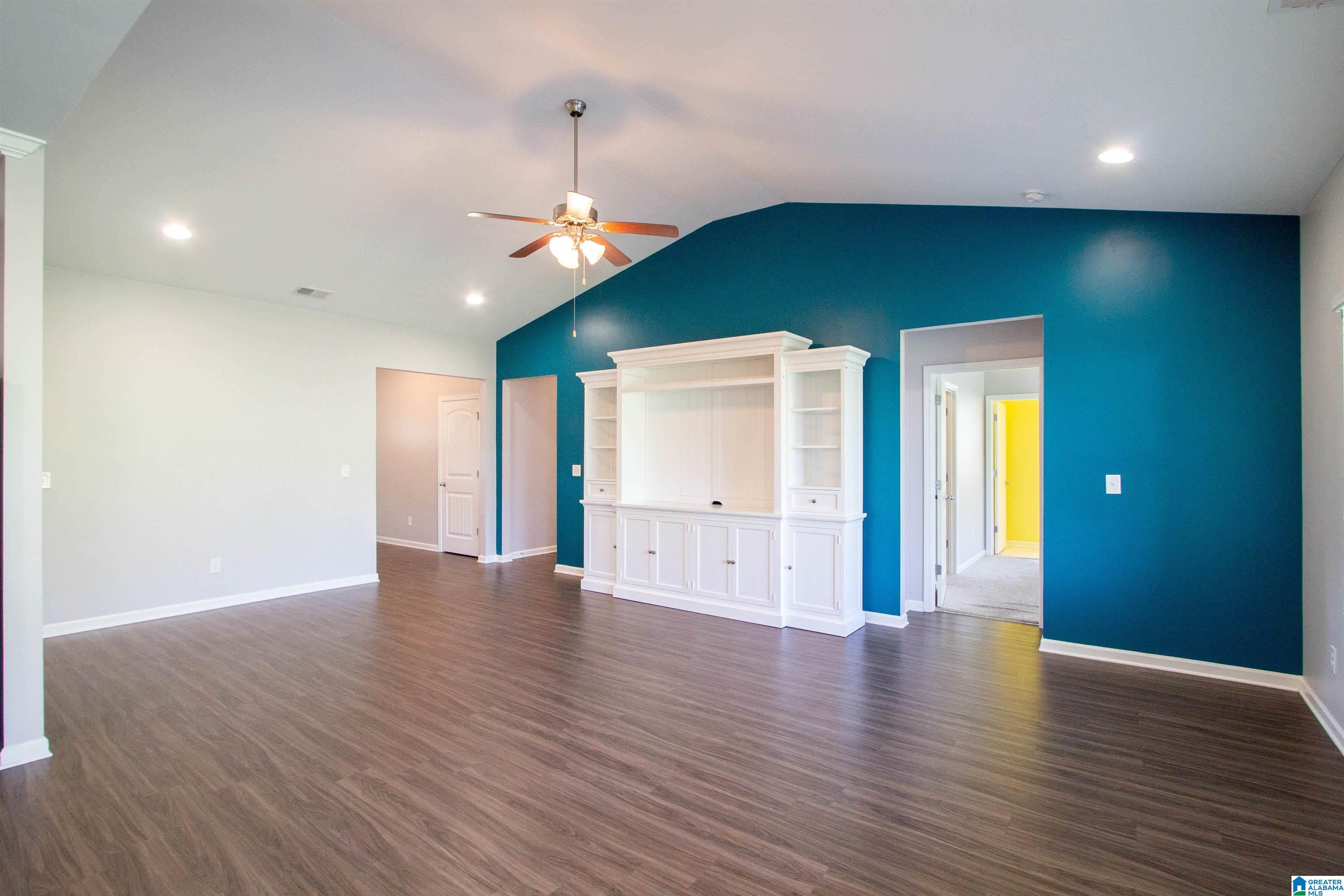 1068 ARONIMINK DRIVE