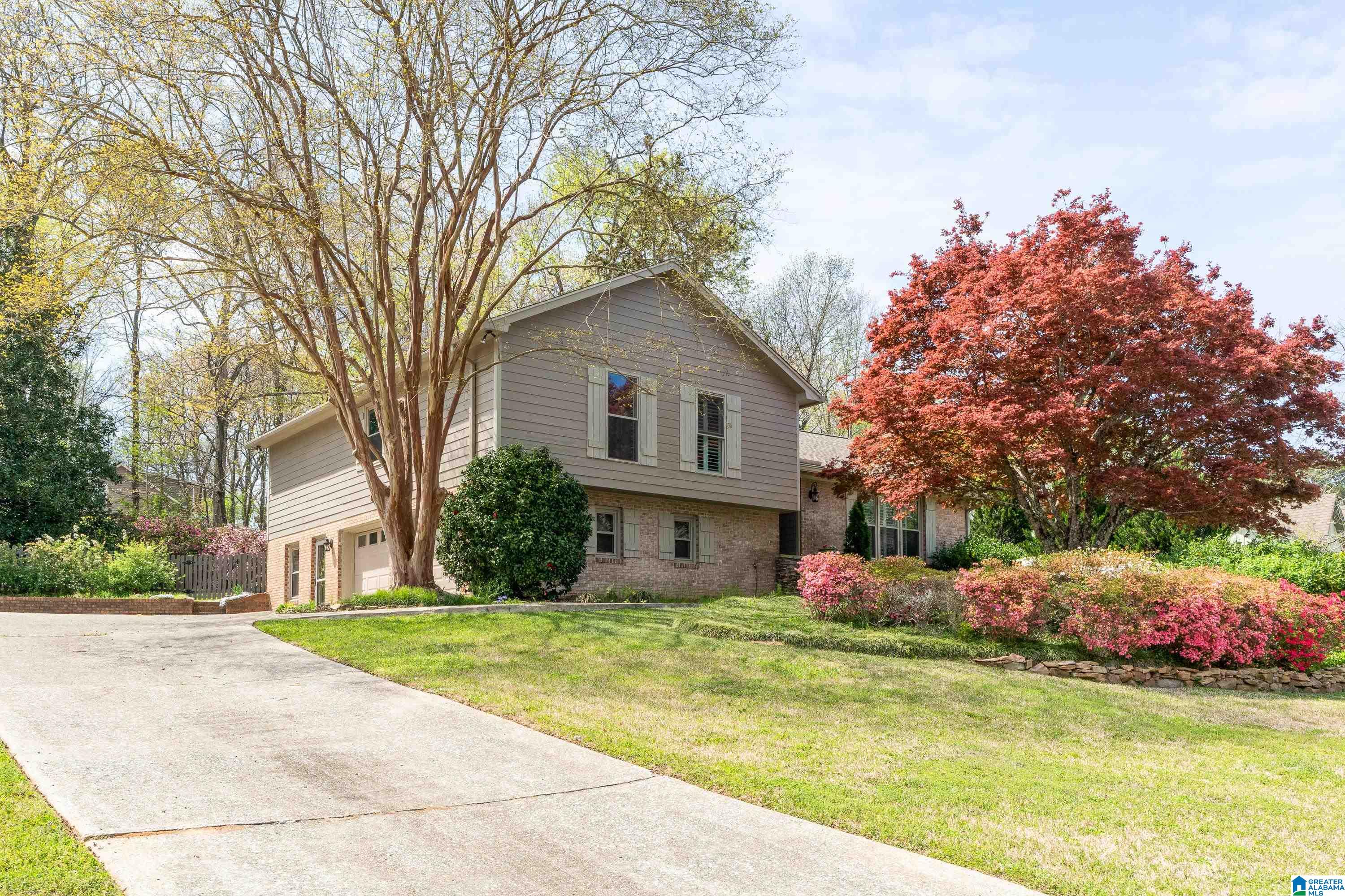 5120 HOLLOW LOG LANE