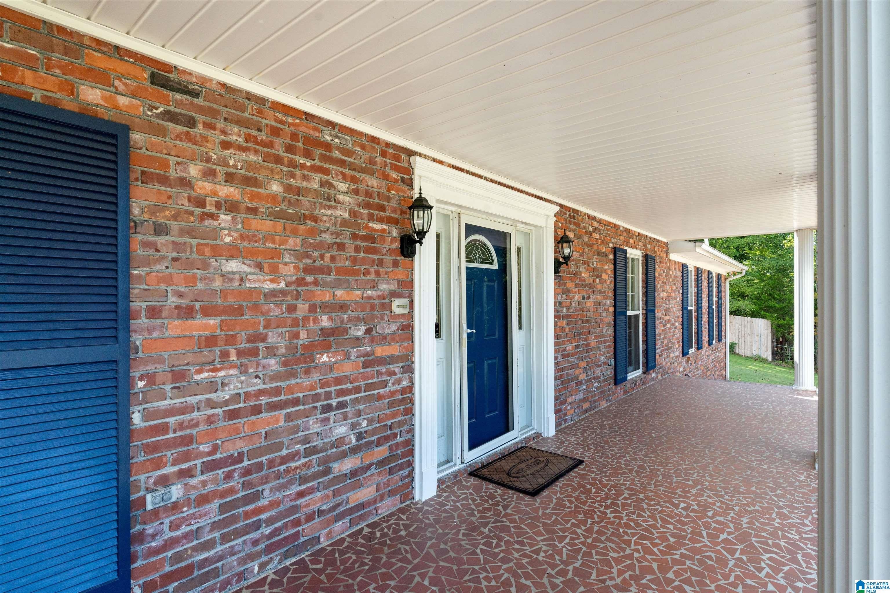5559 ROBERTS DRIVE