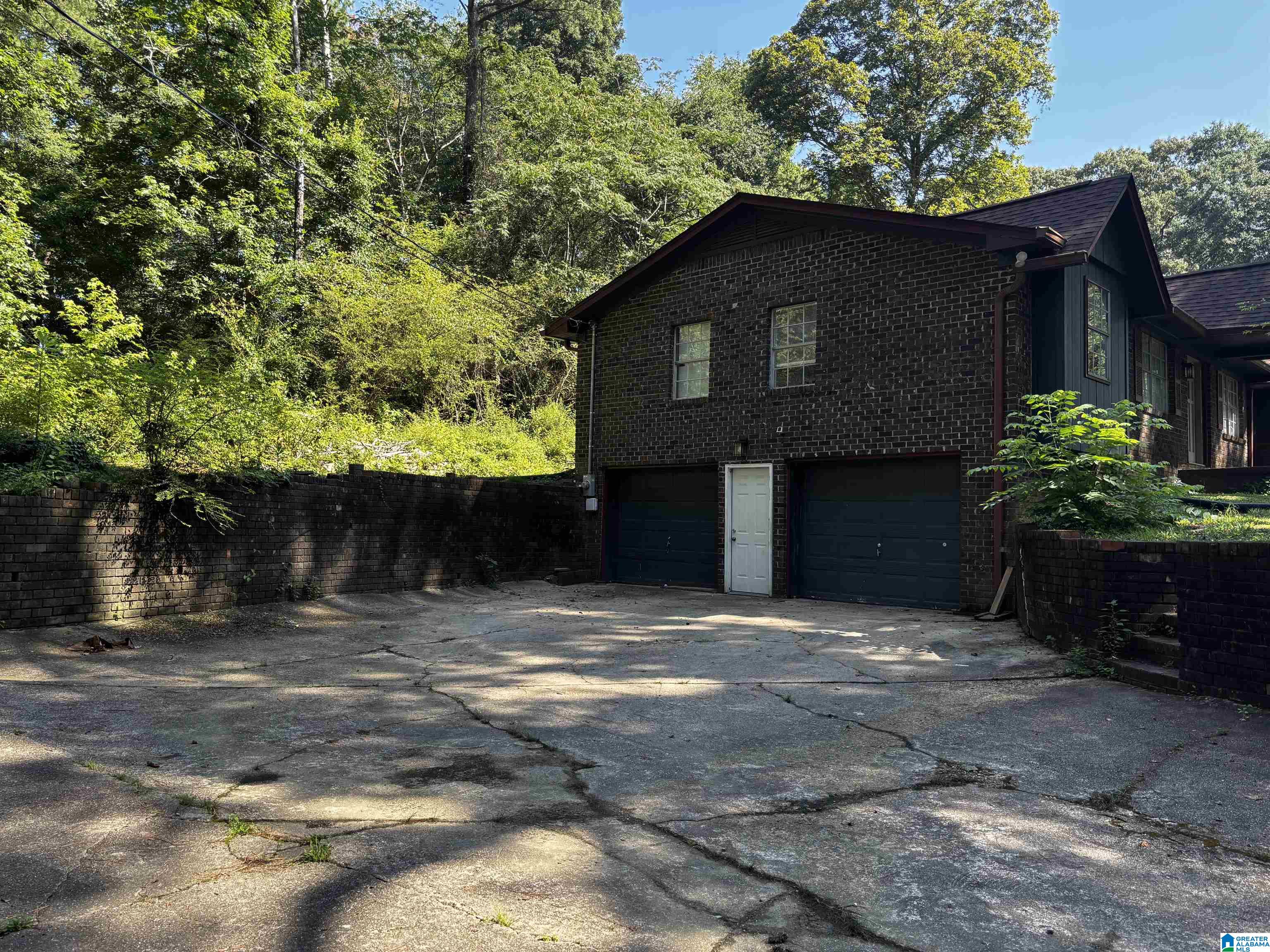 2316 HILLVIEW ROAD