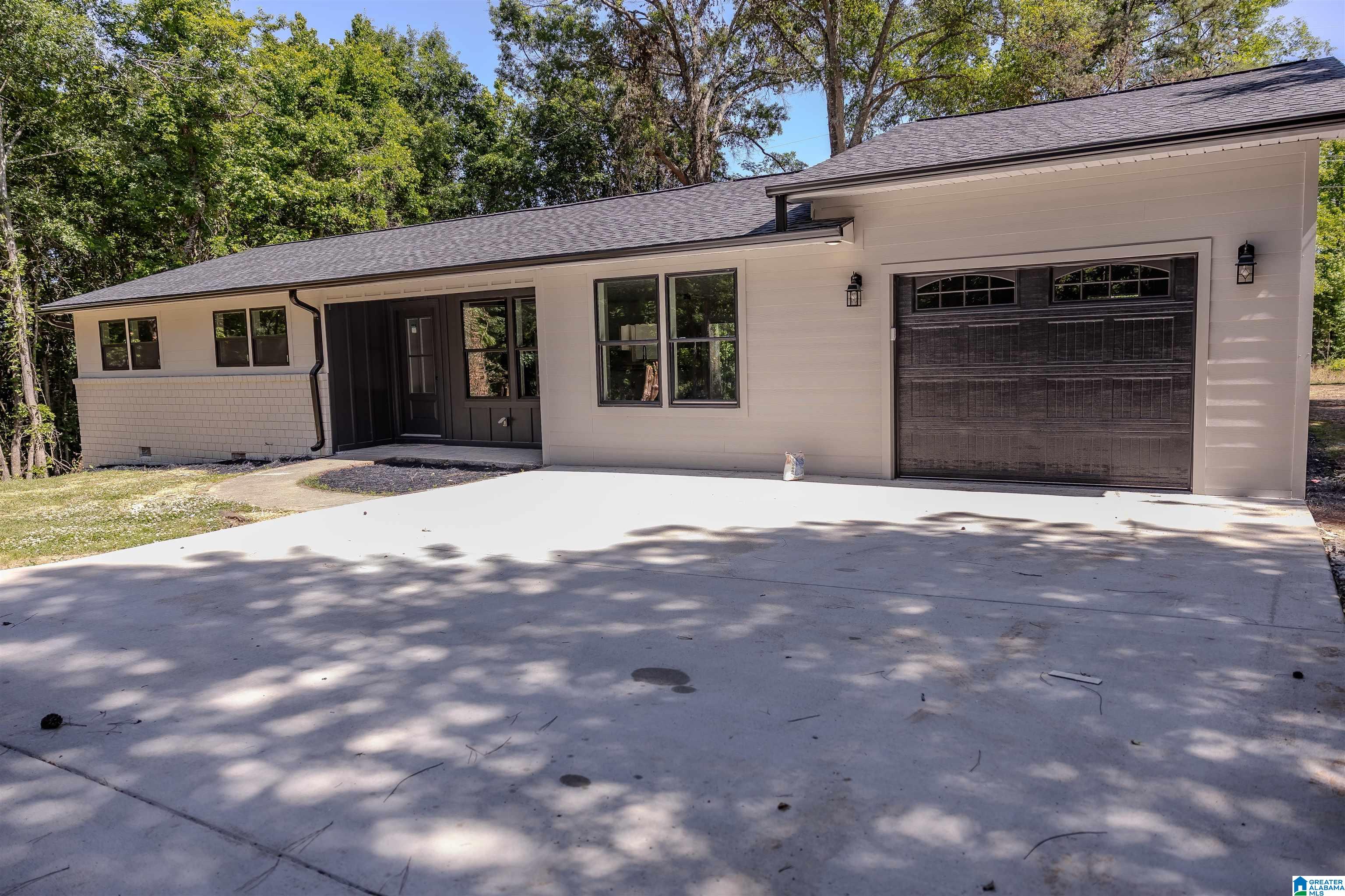 Photo 1 of 15 — 1420 MARTIN LUTHER KING DRIVE, HOBSON CITY, AL 36201