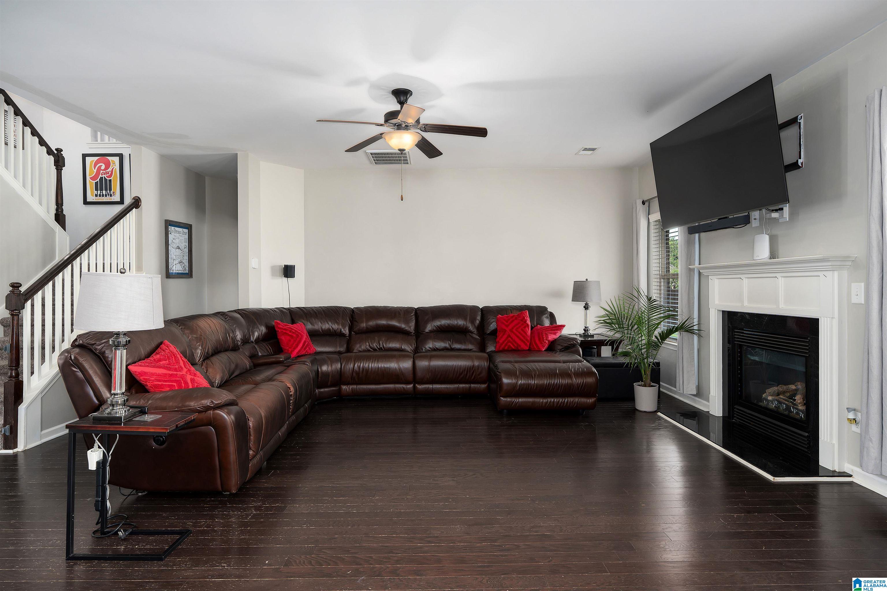 304 CREEKSIDE CIRCLE