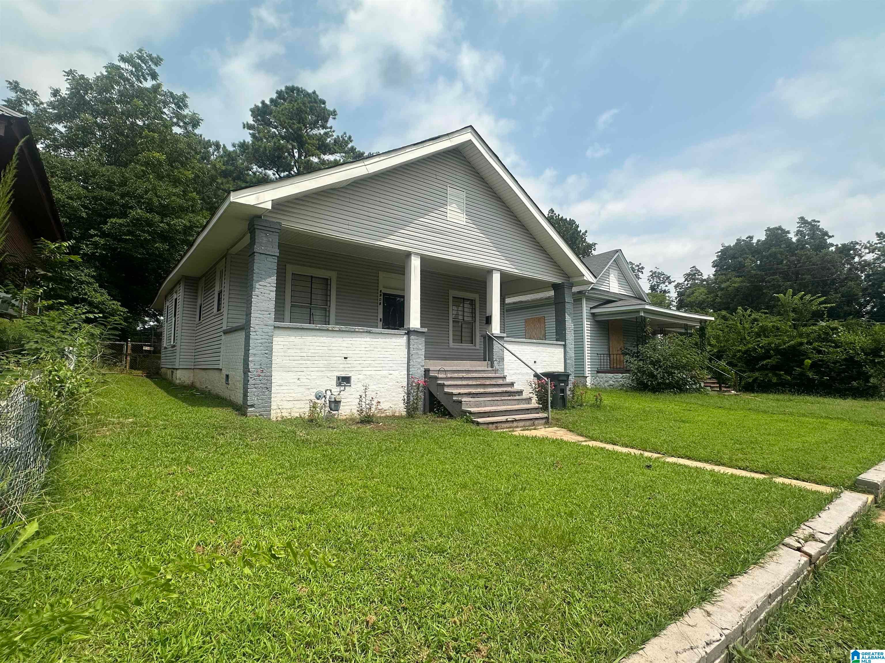 1704 MCMILLON AVENUE SW