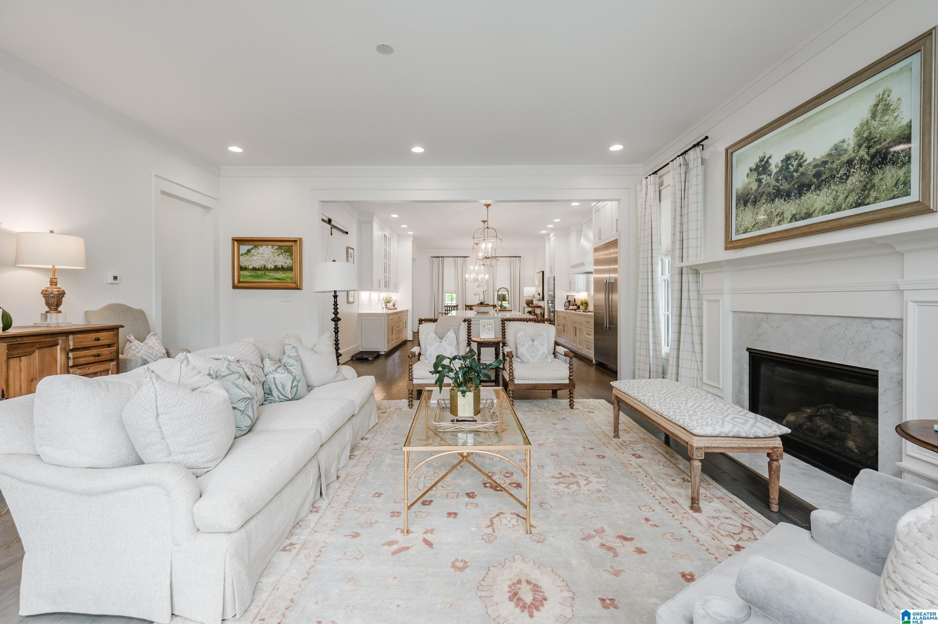 316 W GLENWOOD DRIVE