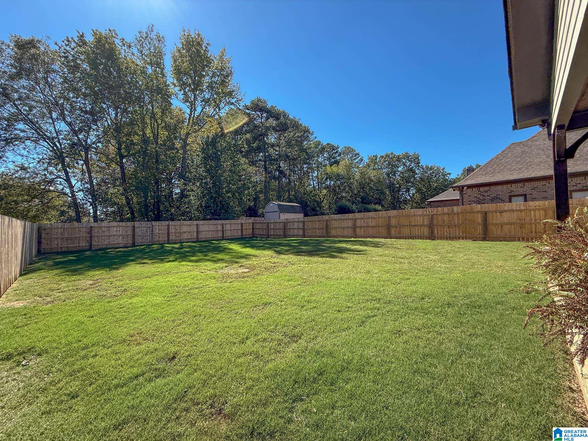 216 ENGLISH VILLAGE CIRCLE