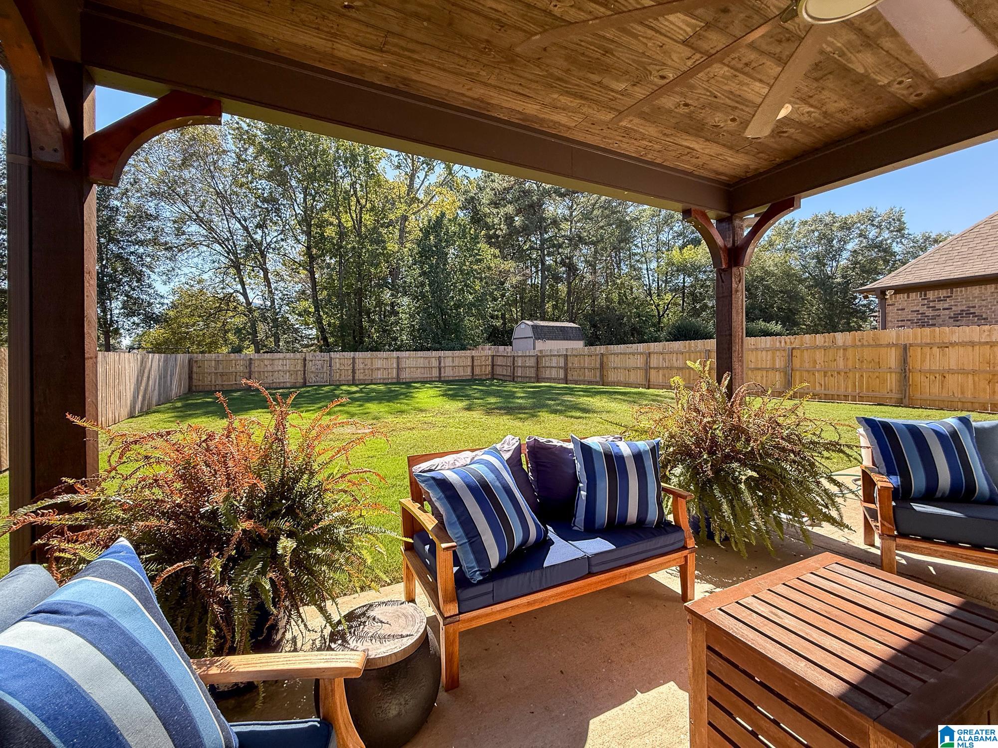 216 ENGLISH VILLAGE CIRCLE