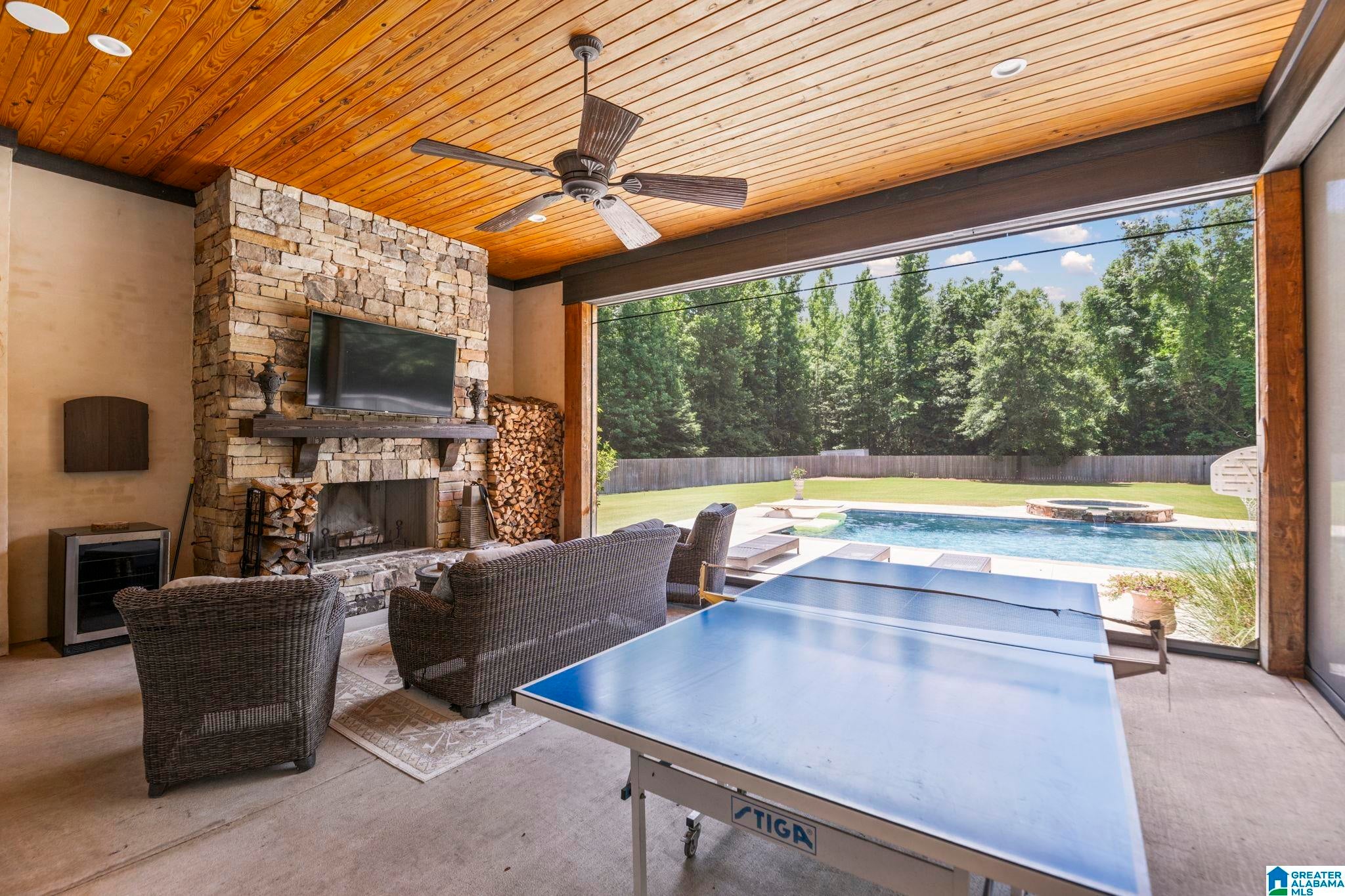2702 WYNFREY DRIVE