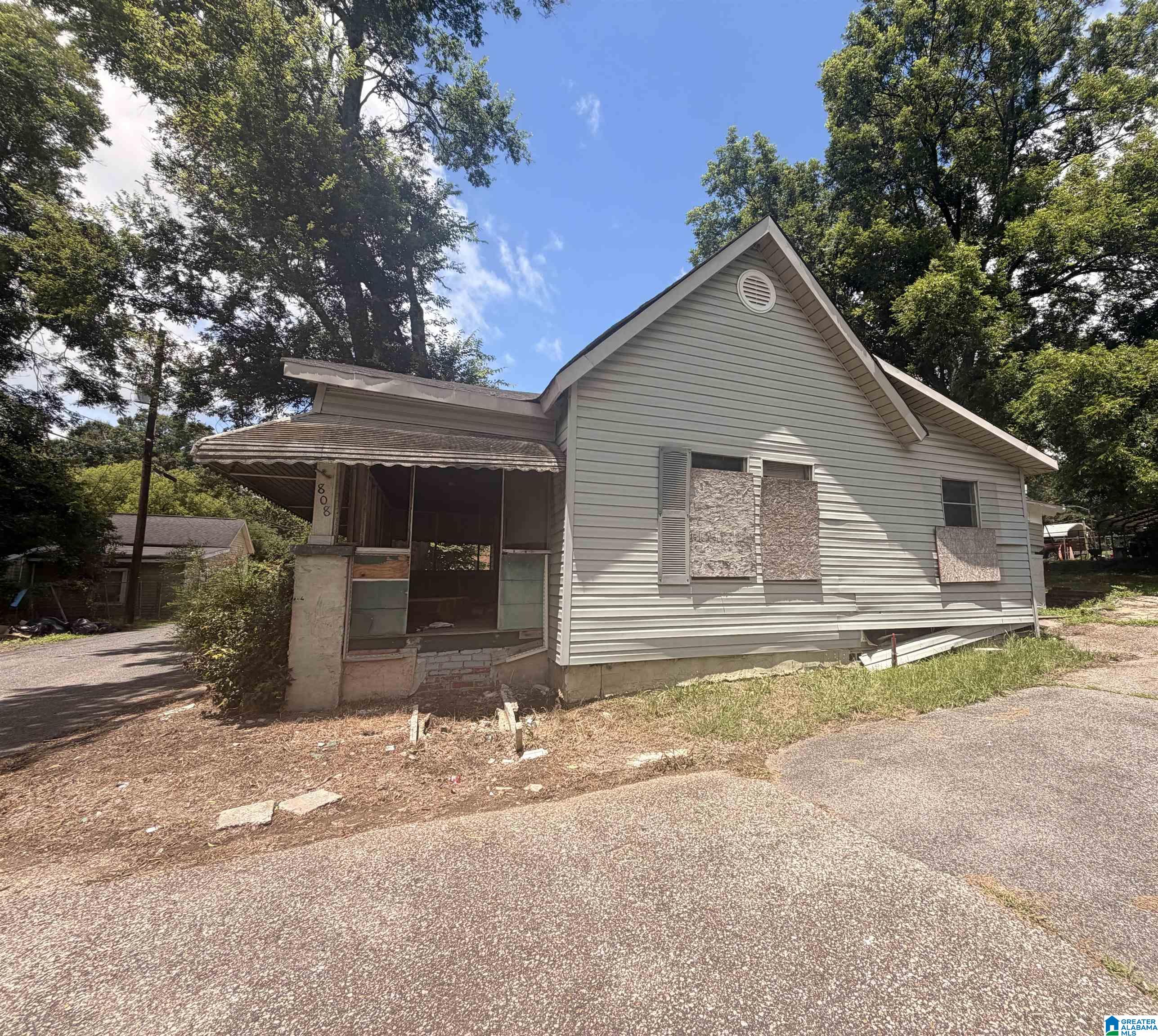 808 4TH STREET