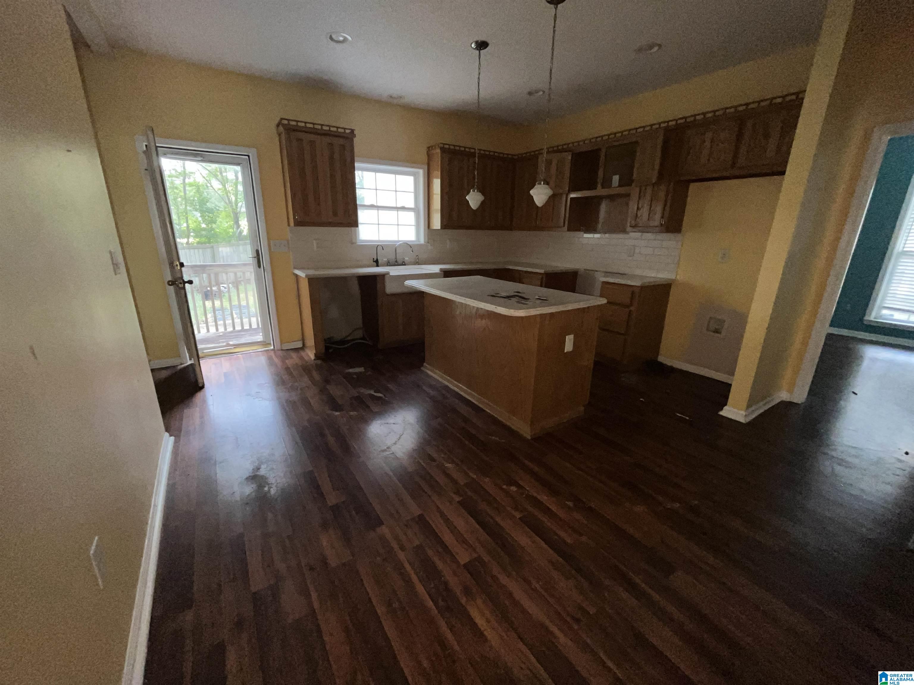 104 KENTWOOD TRAIL CIRCLE