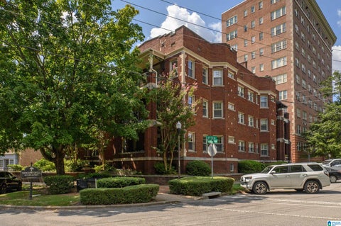 Photo of 2620 Highland Avenue #304, BIRMINGHAM, AL 35205 (MLS # 21465105)