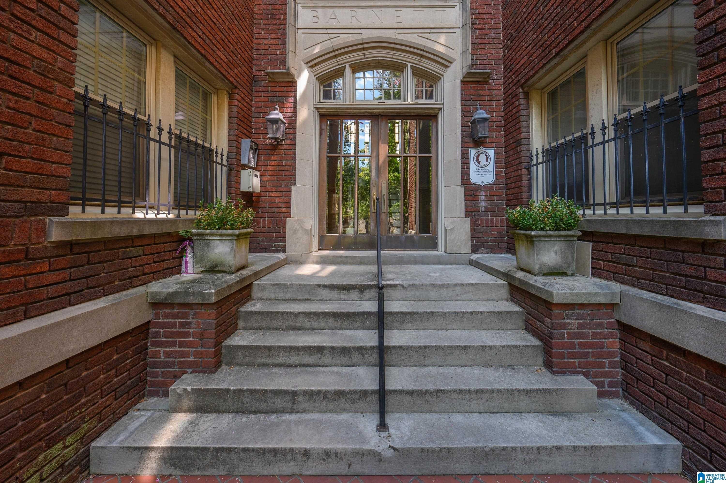 2620 HIGHLAND AVENUE 304