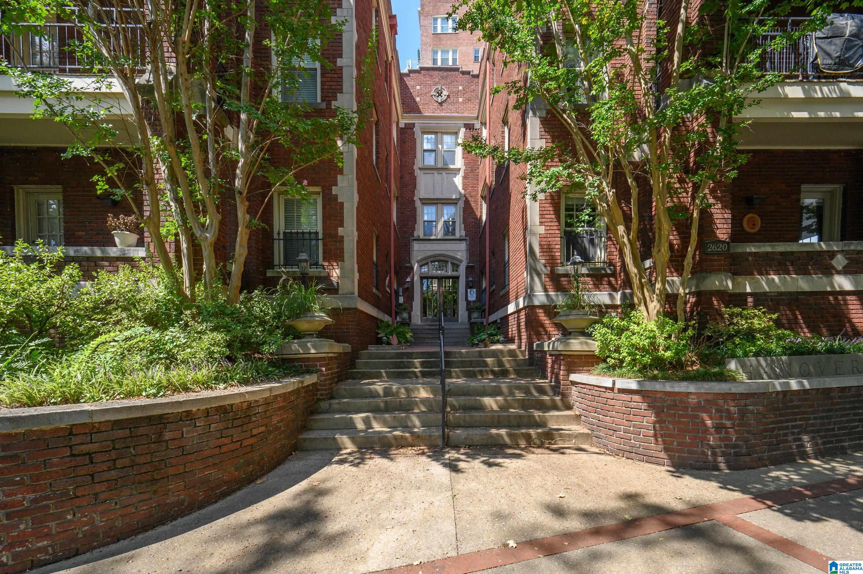 2620 HIGHLAND AVENUE 304