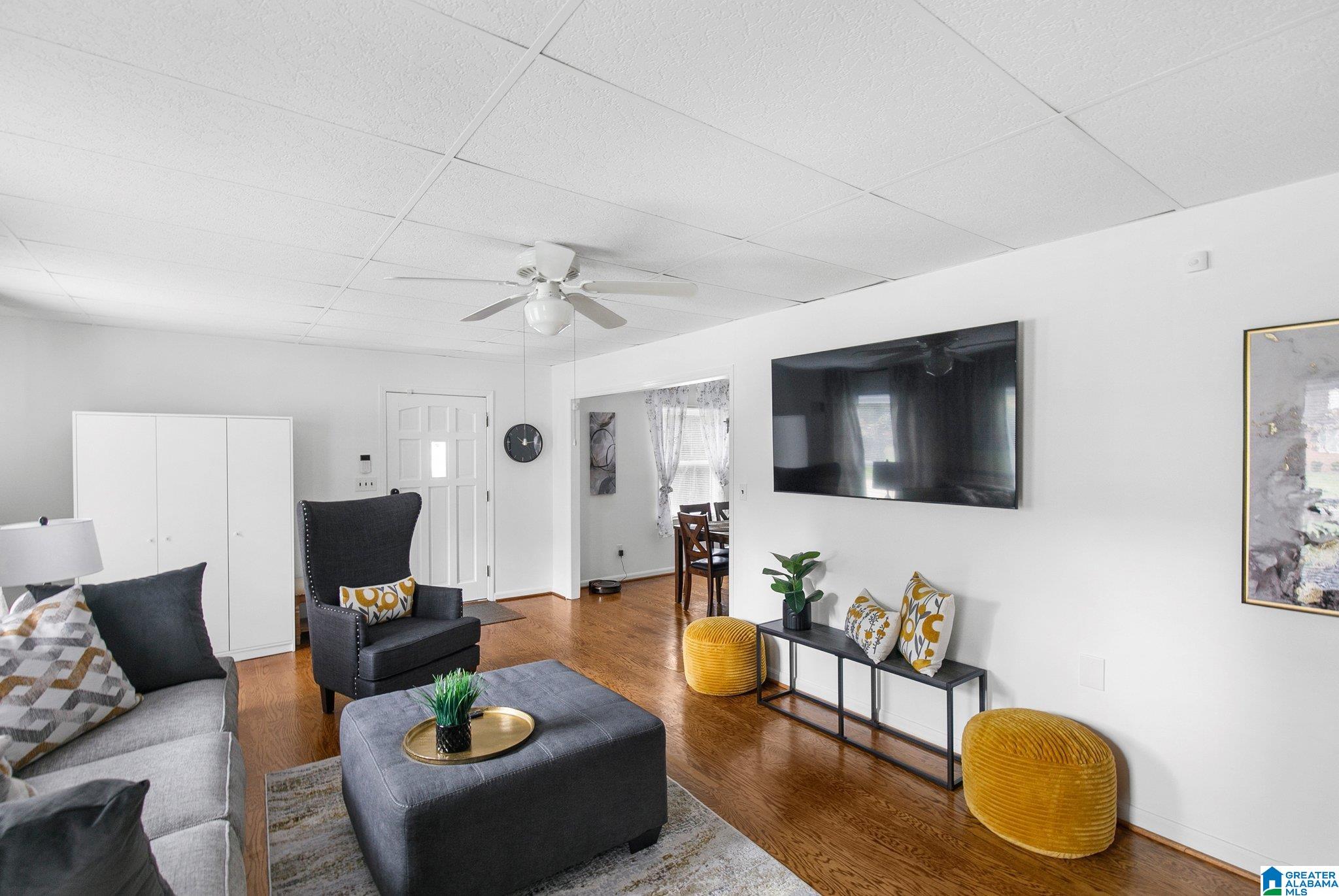 2464 VALE DRIVE