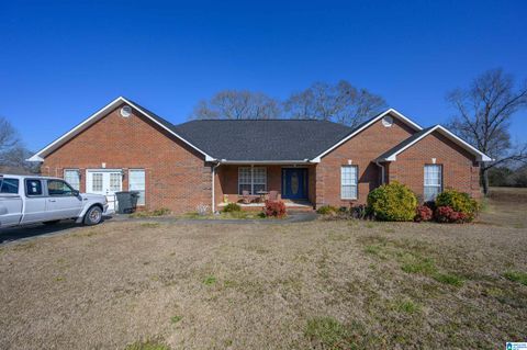 4 beds bed, 2 baths bath property at 2810 county road 81, clanton, al 35045