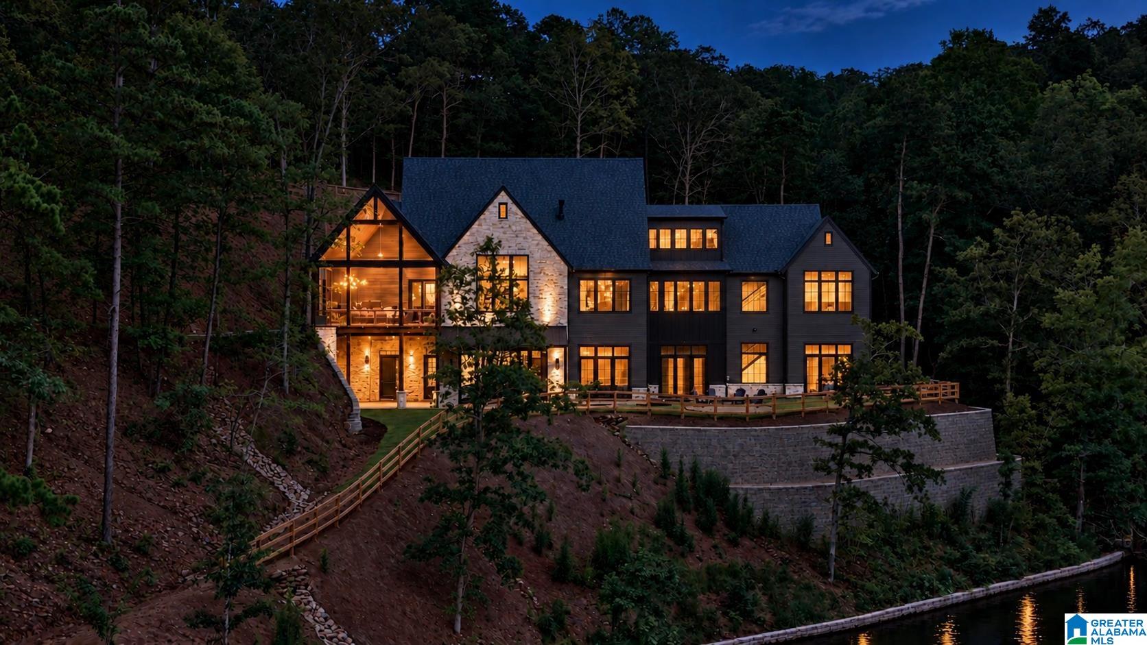 125 OAK LEAF DRIVE