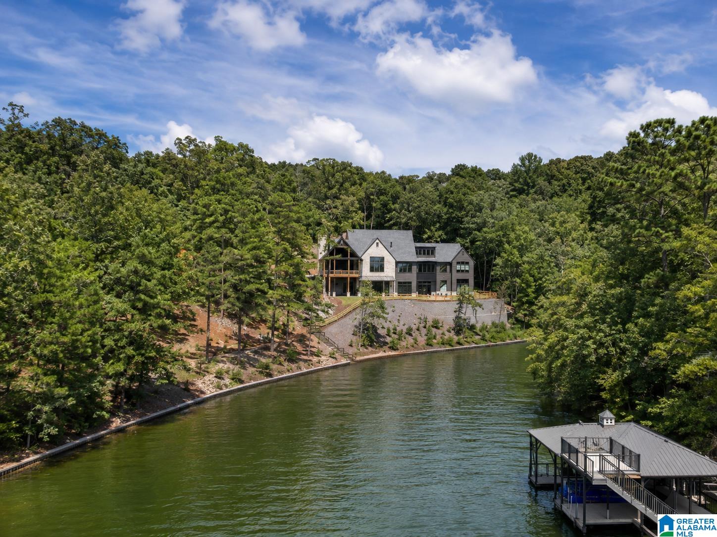 125 OAK LEAF DRIVE