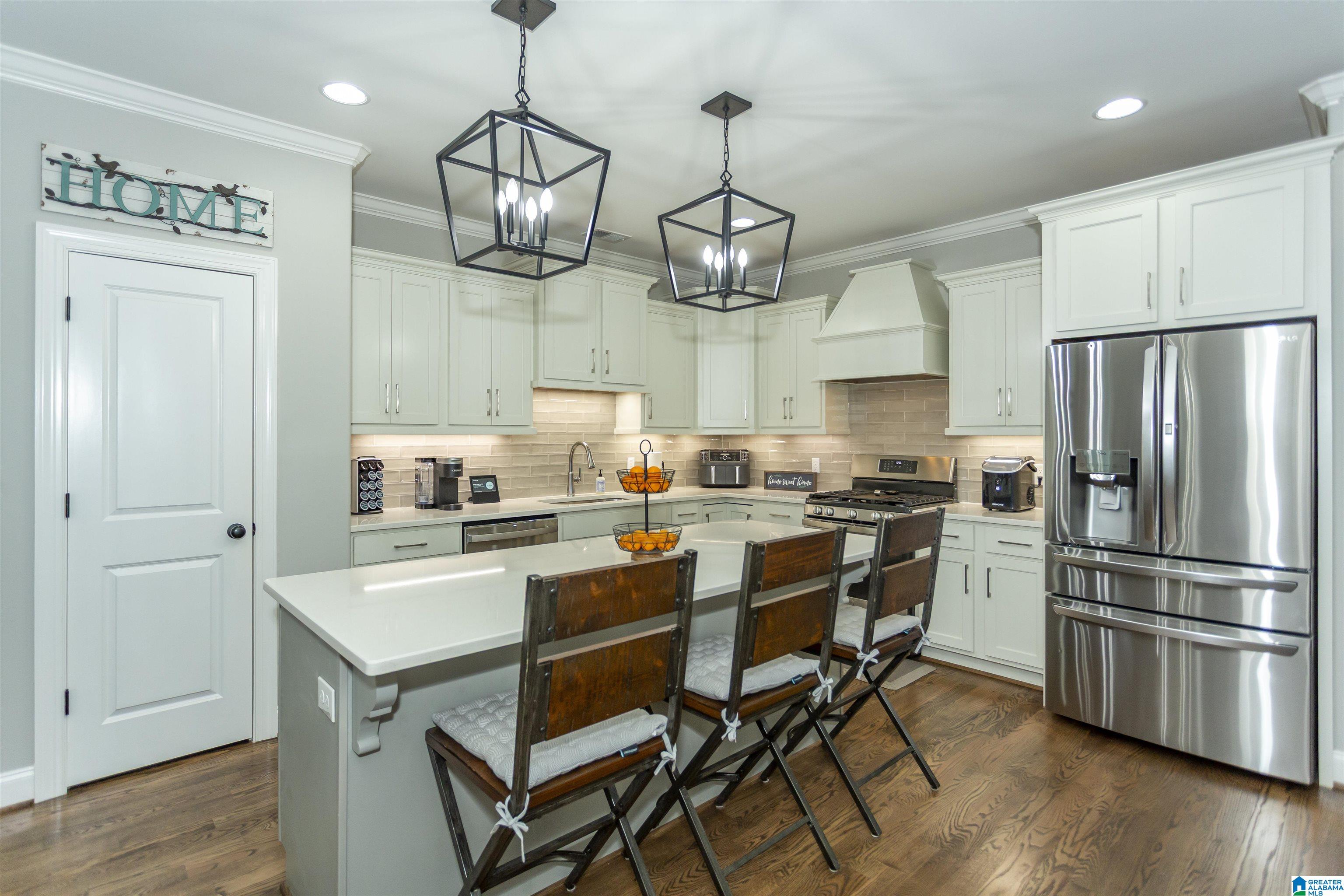 1025 GREY OAKS VALLEY