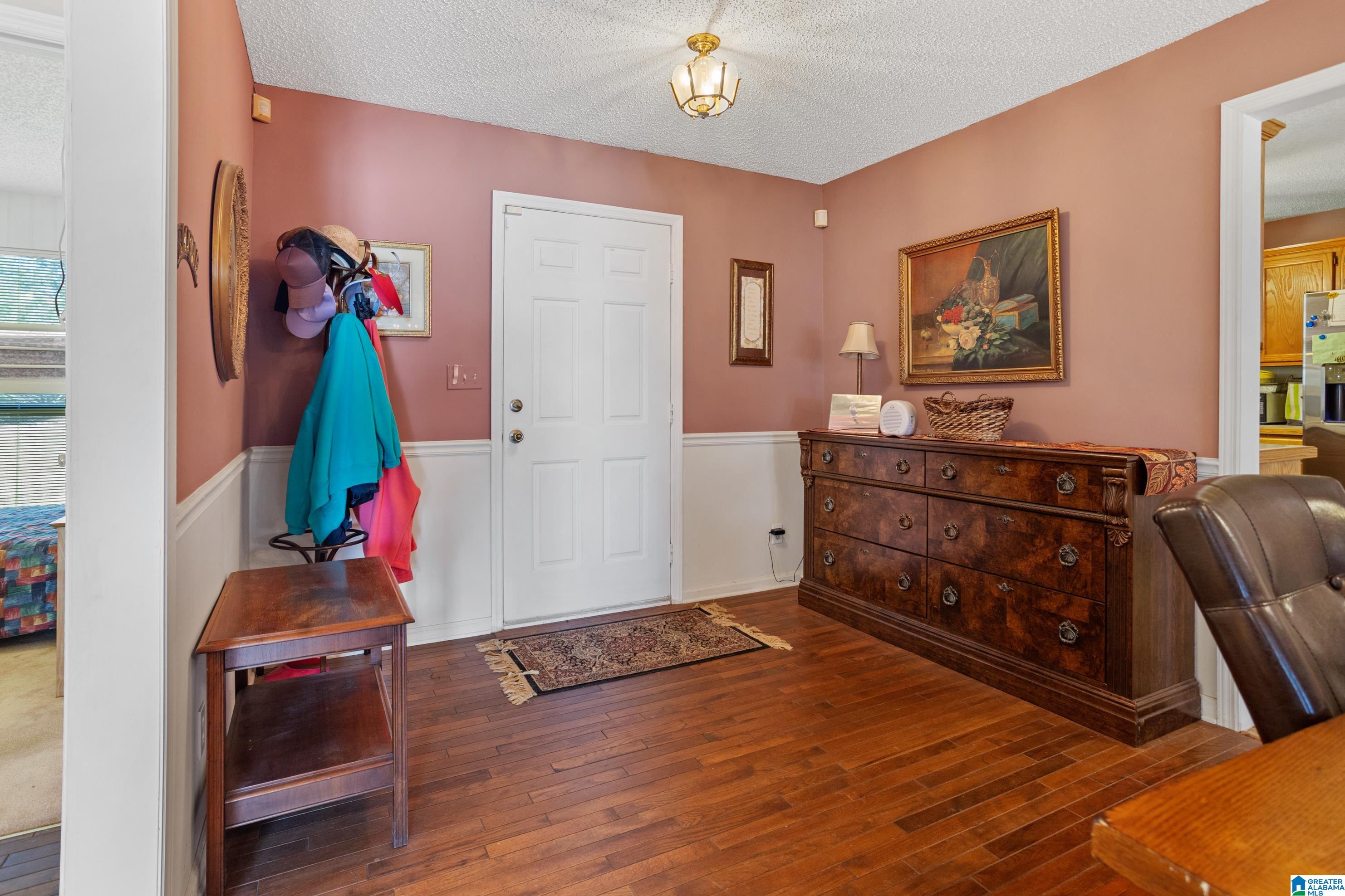 7104 SKYLINE DRIVE