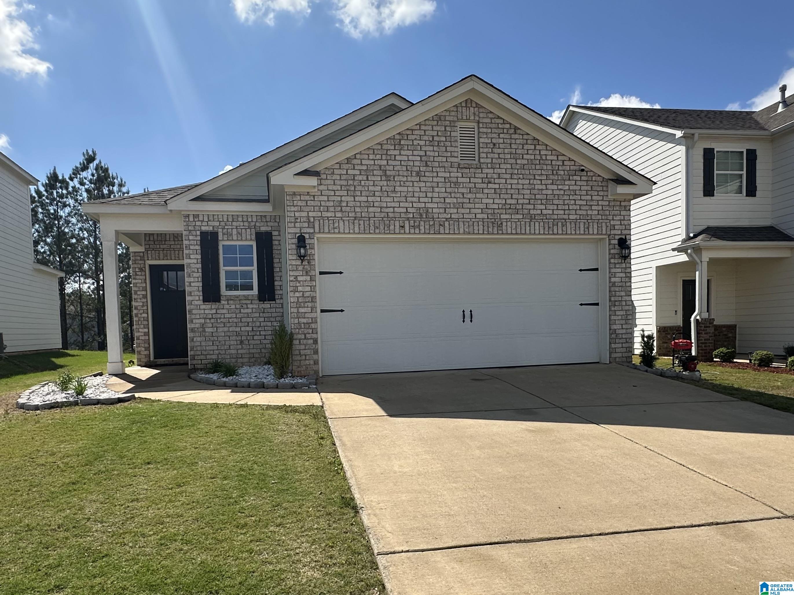 Photo 1 of 30 — 5869 MOUNTAIN VIEW TRAIL, BESSEMER, AL 35022