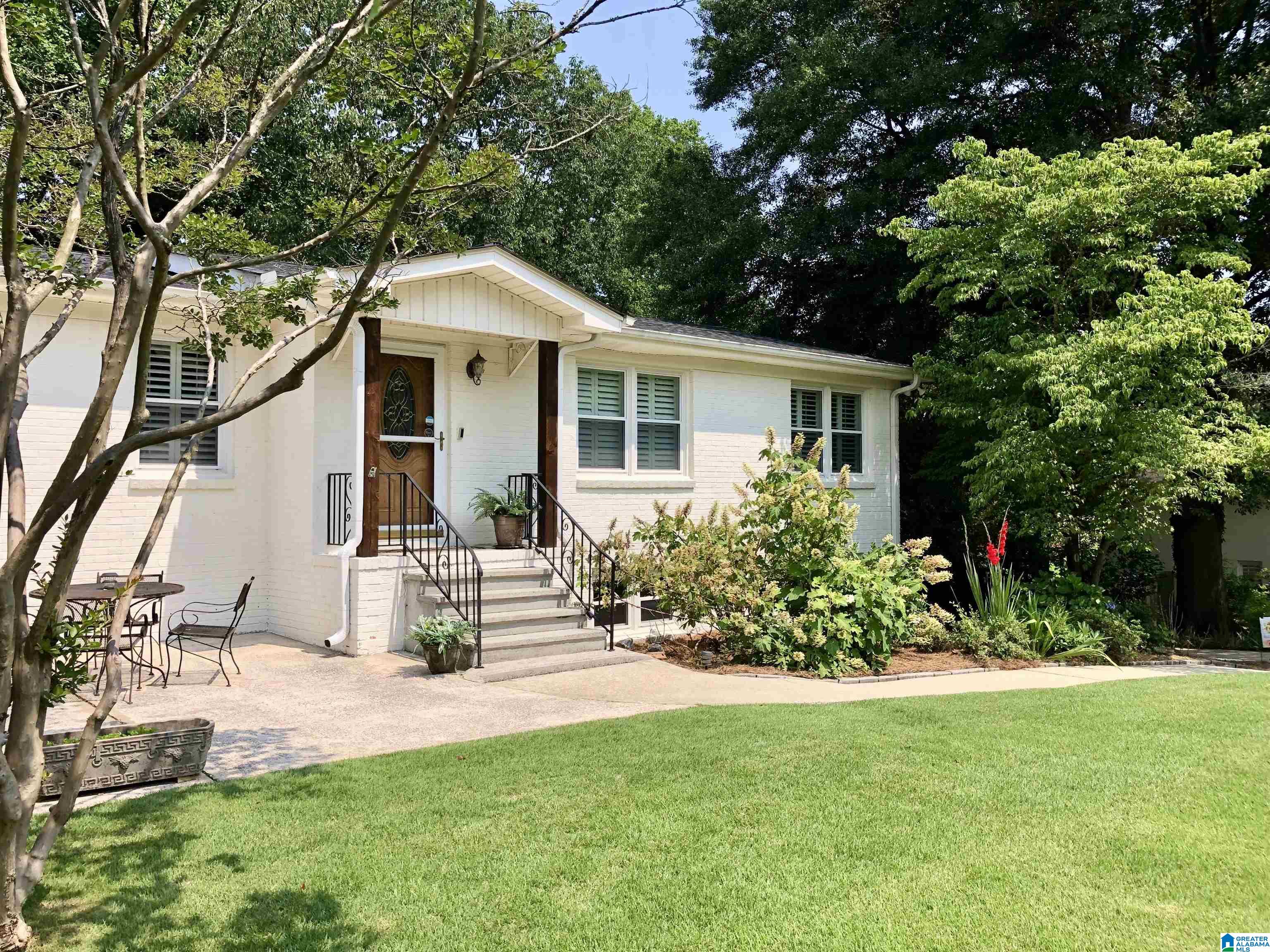 232 LOIS CIRCLE