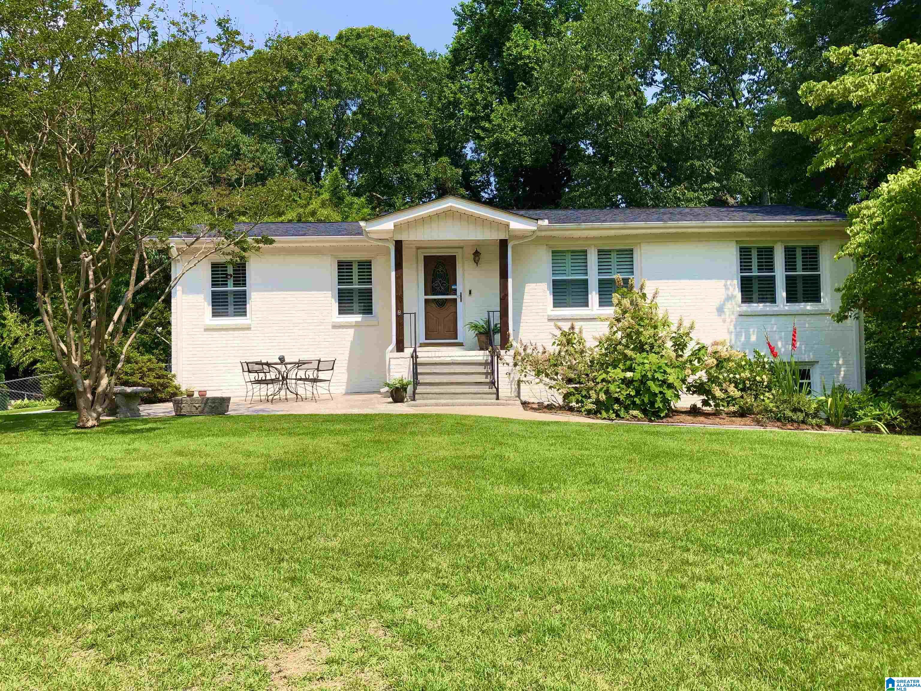 232 LOIS CIRCLE