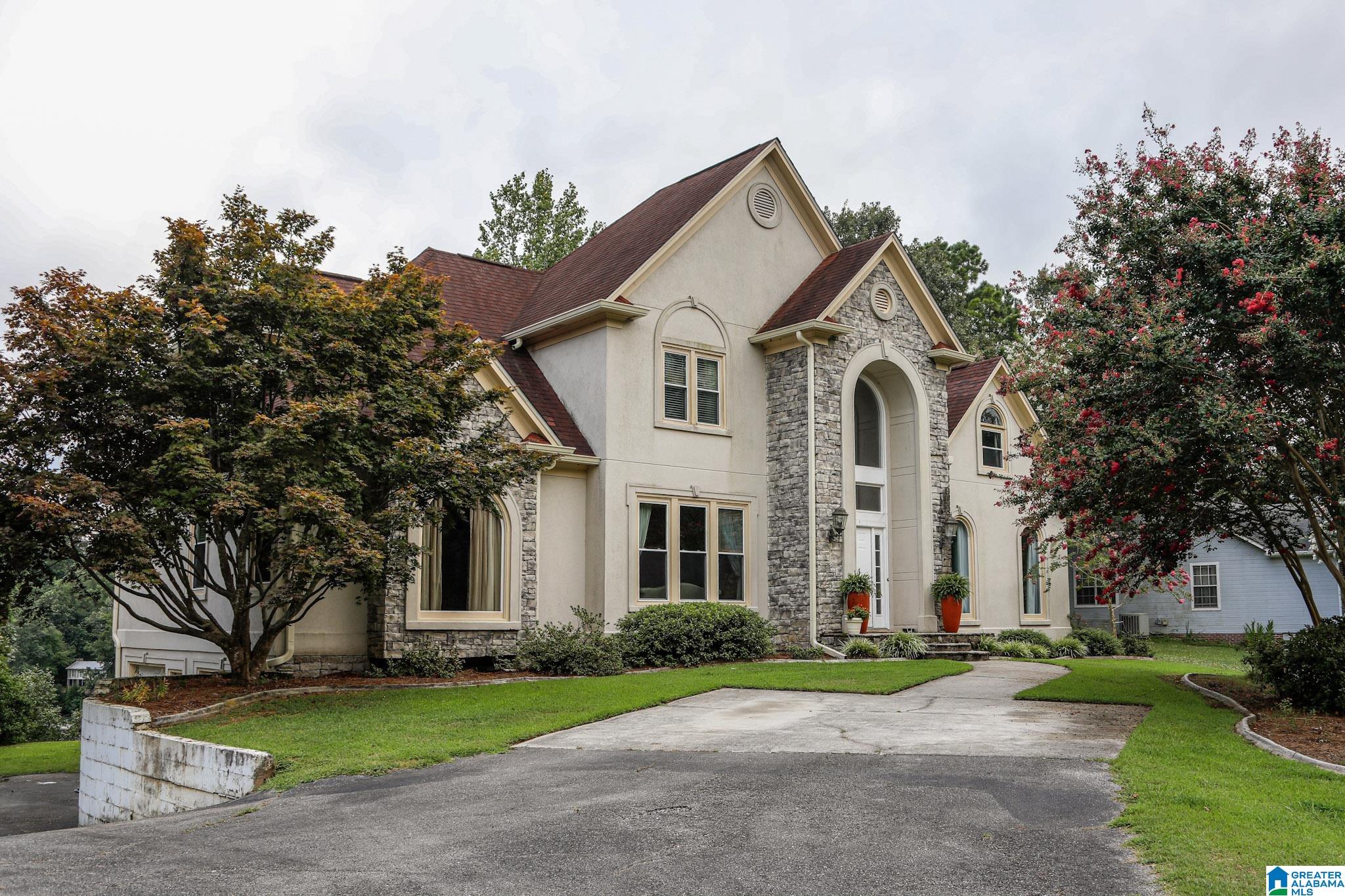 241 LAKESHORE LOOP