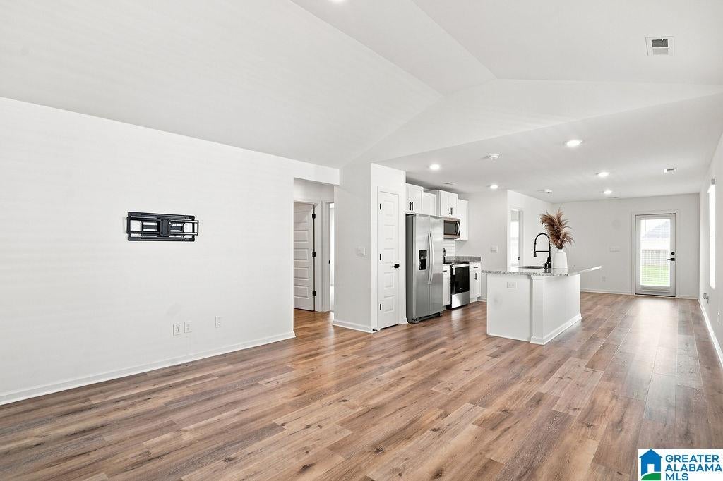 1130 SHAGGY BARK LANE