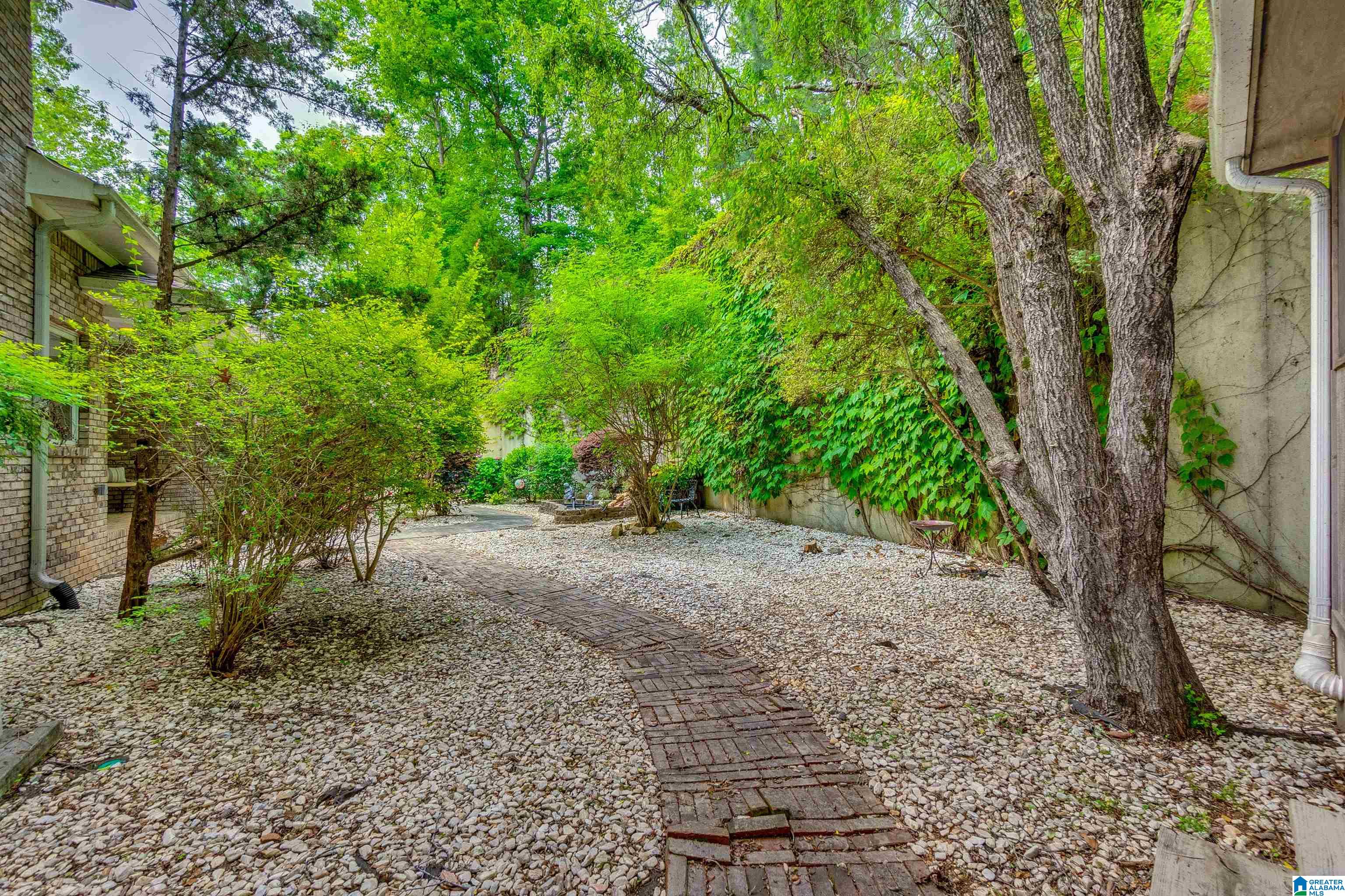 985 COUNTY ROAD 476