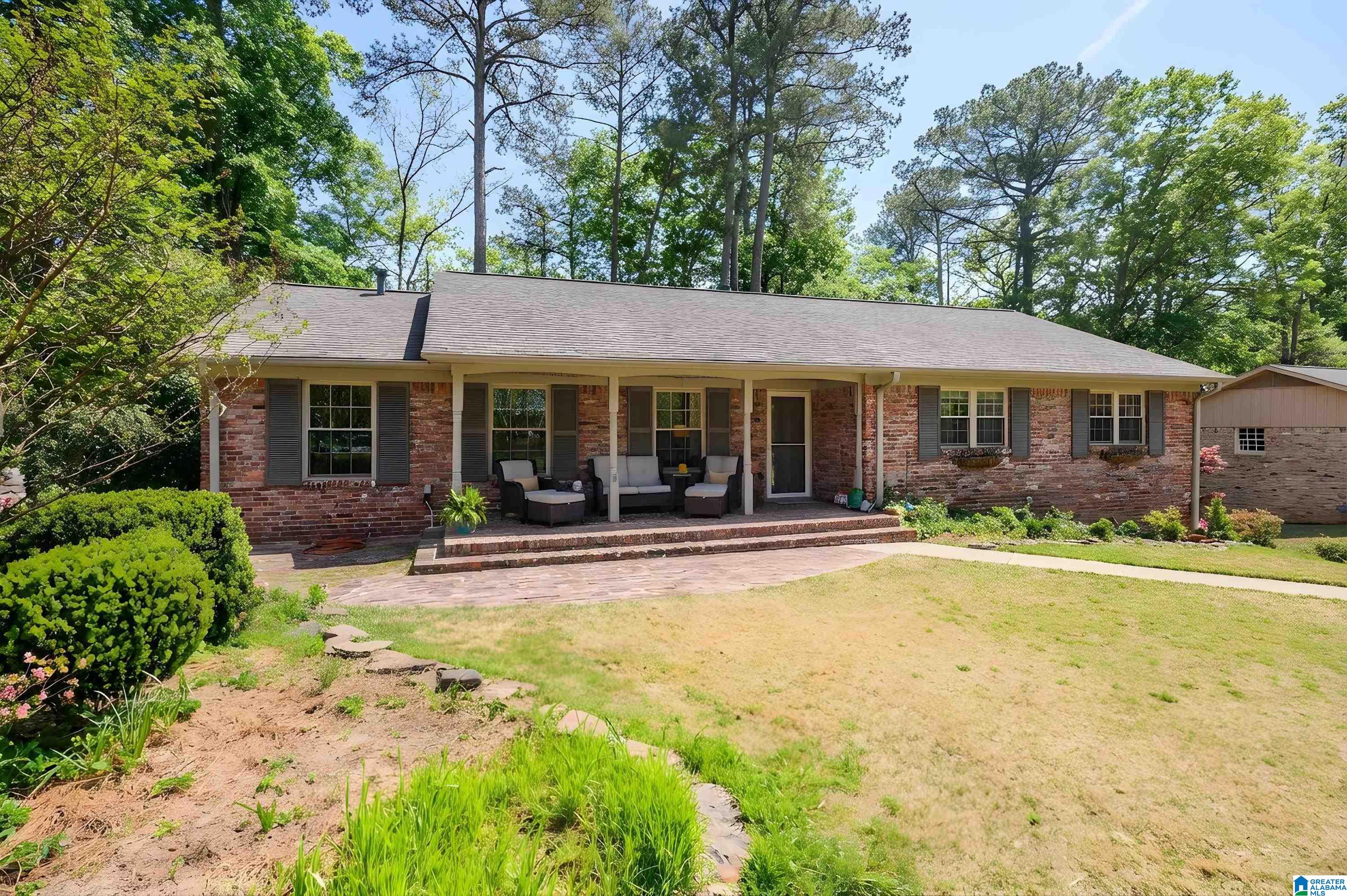 511 CREEKVIEW CIRCLE