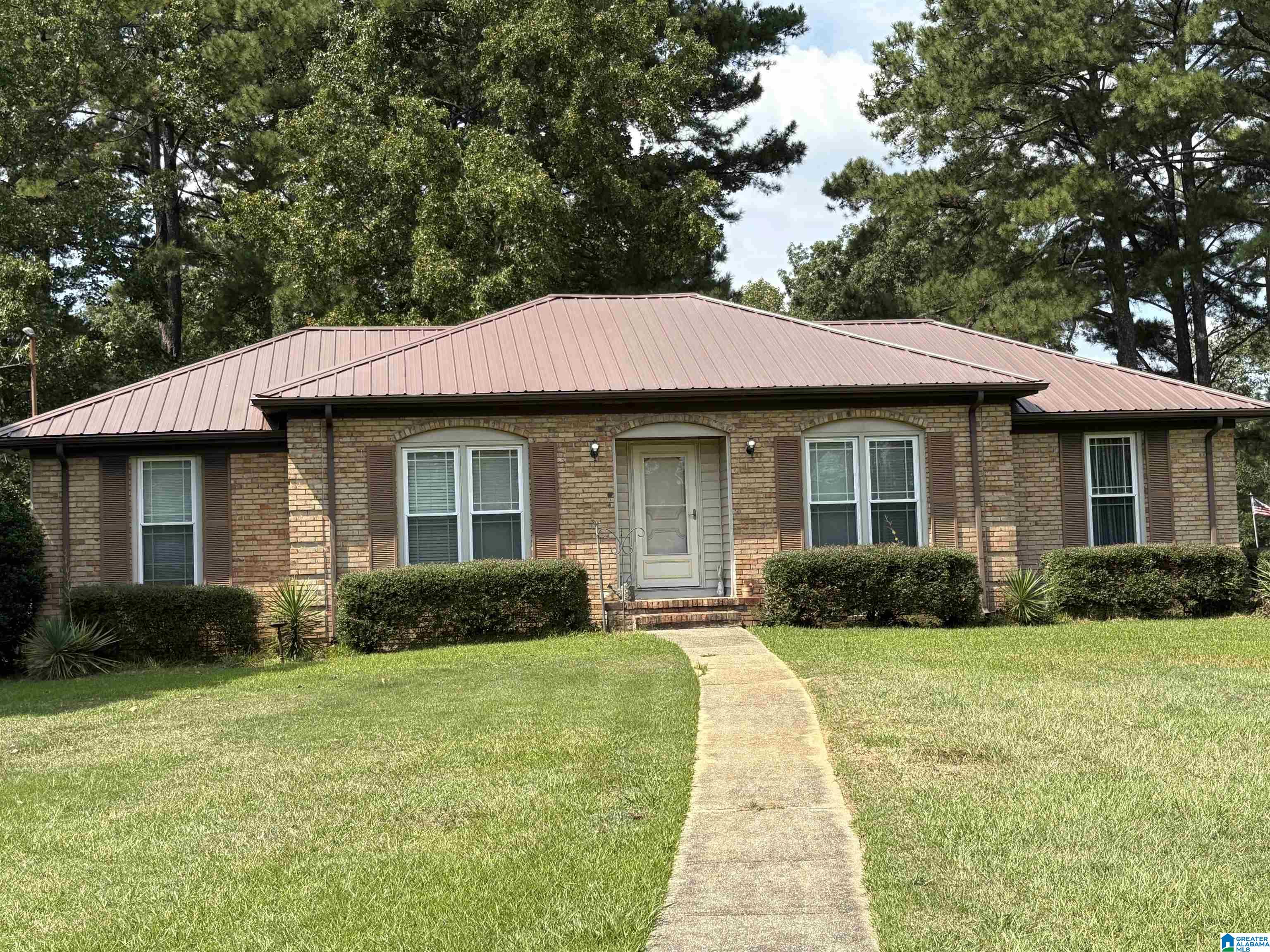 909 LONGVIEW CIRCLE