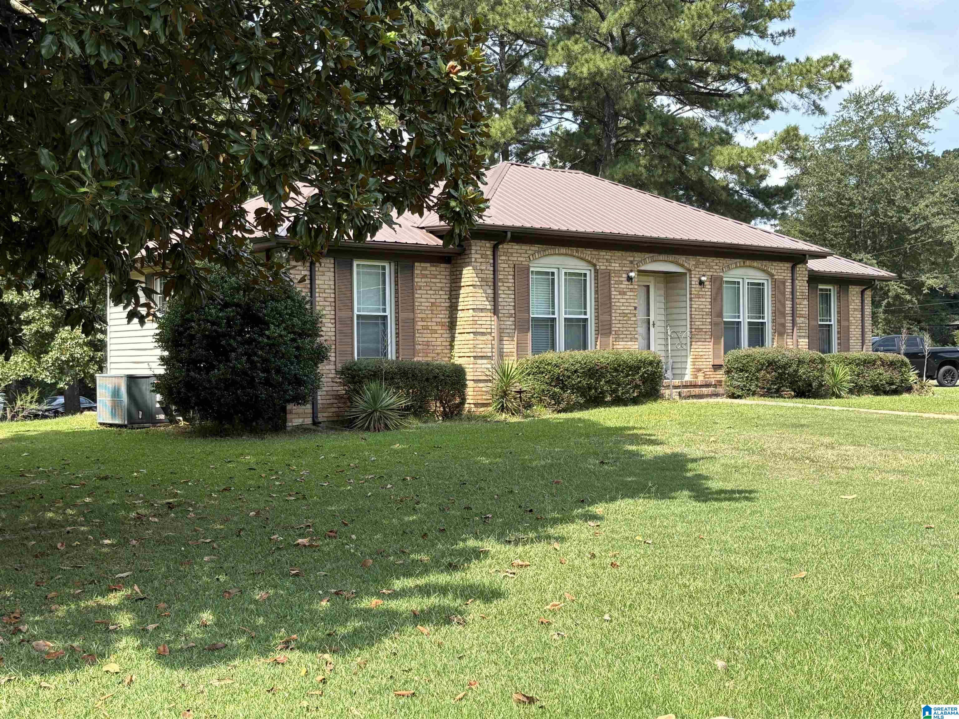 909 LONGVIEW CIRCLE