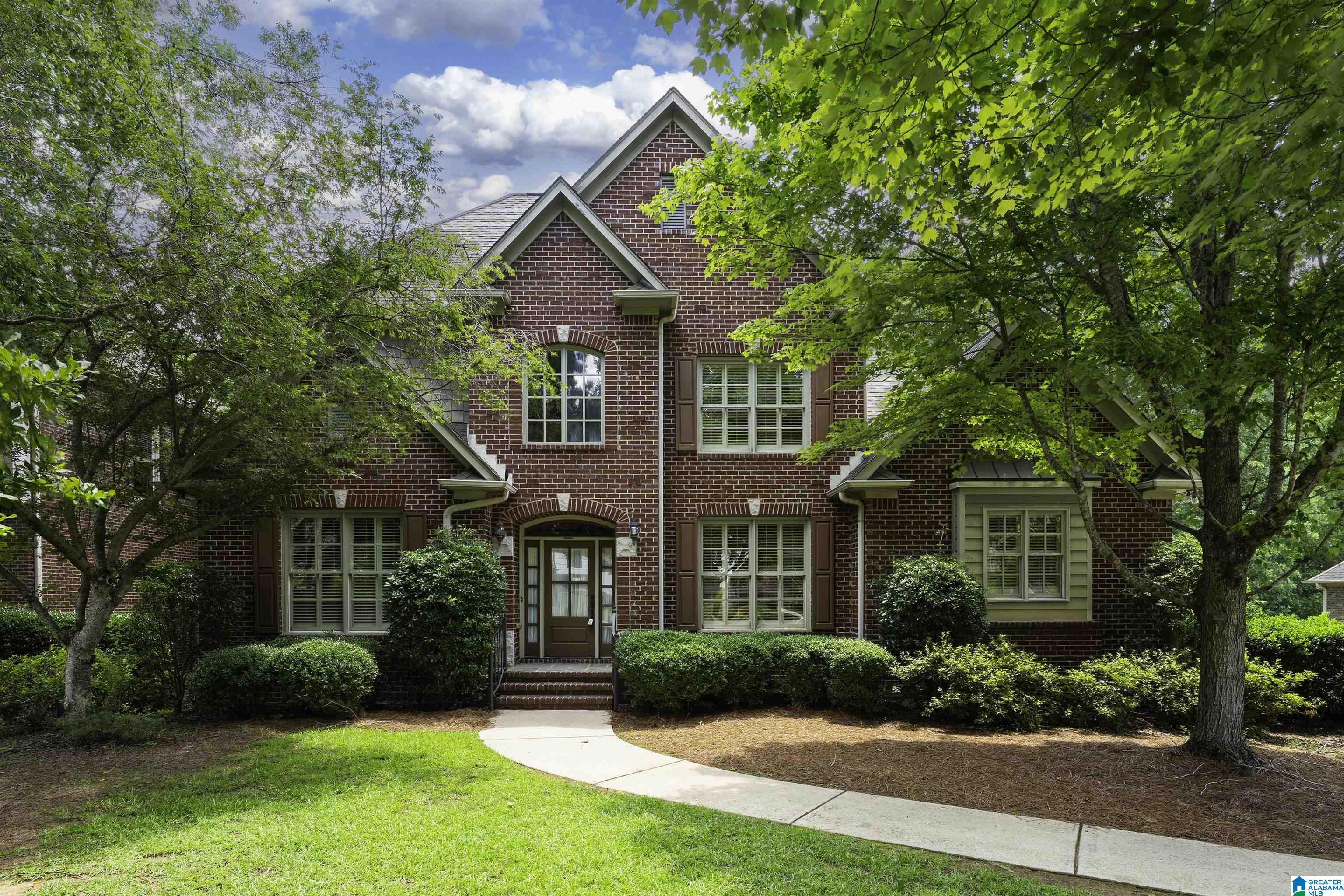 Photo 1 of 46 — 121 AUSTIN CIRCLE, BIRMINGHAM, AL 35242