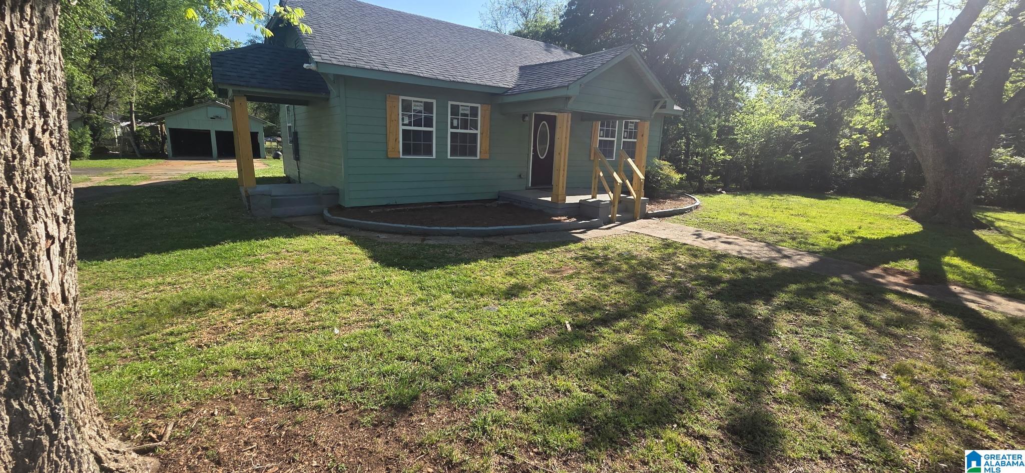 3233 CEDAR AVENUE SW