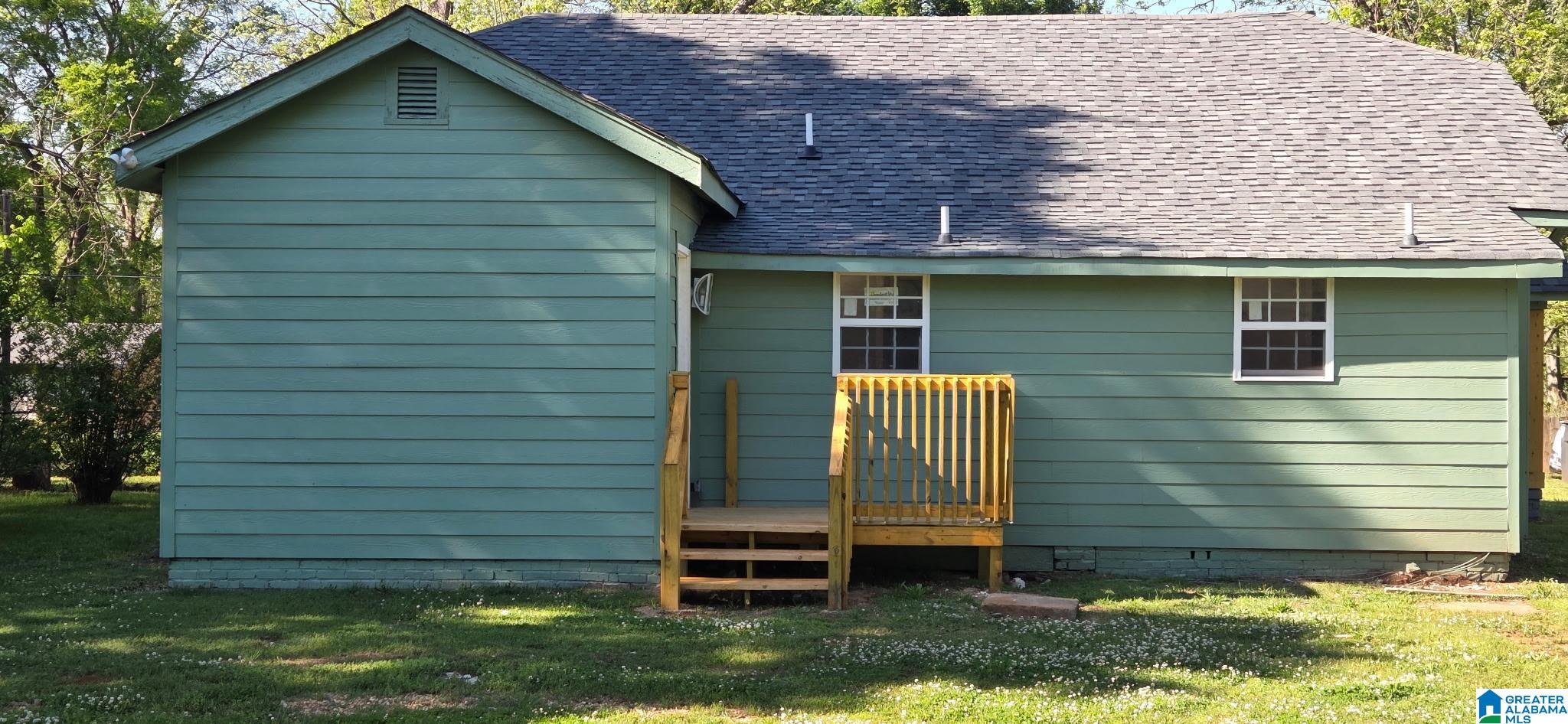 3233 CEDAR AVENUE SW