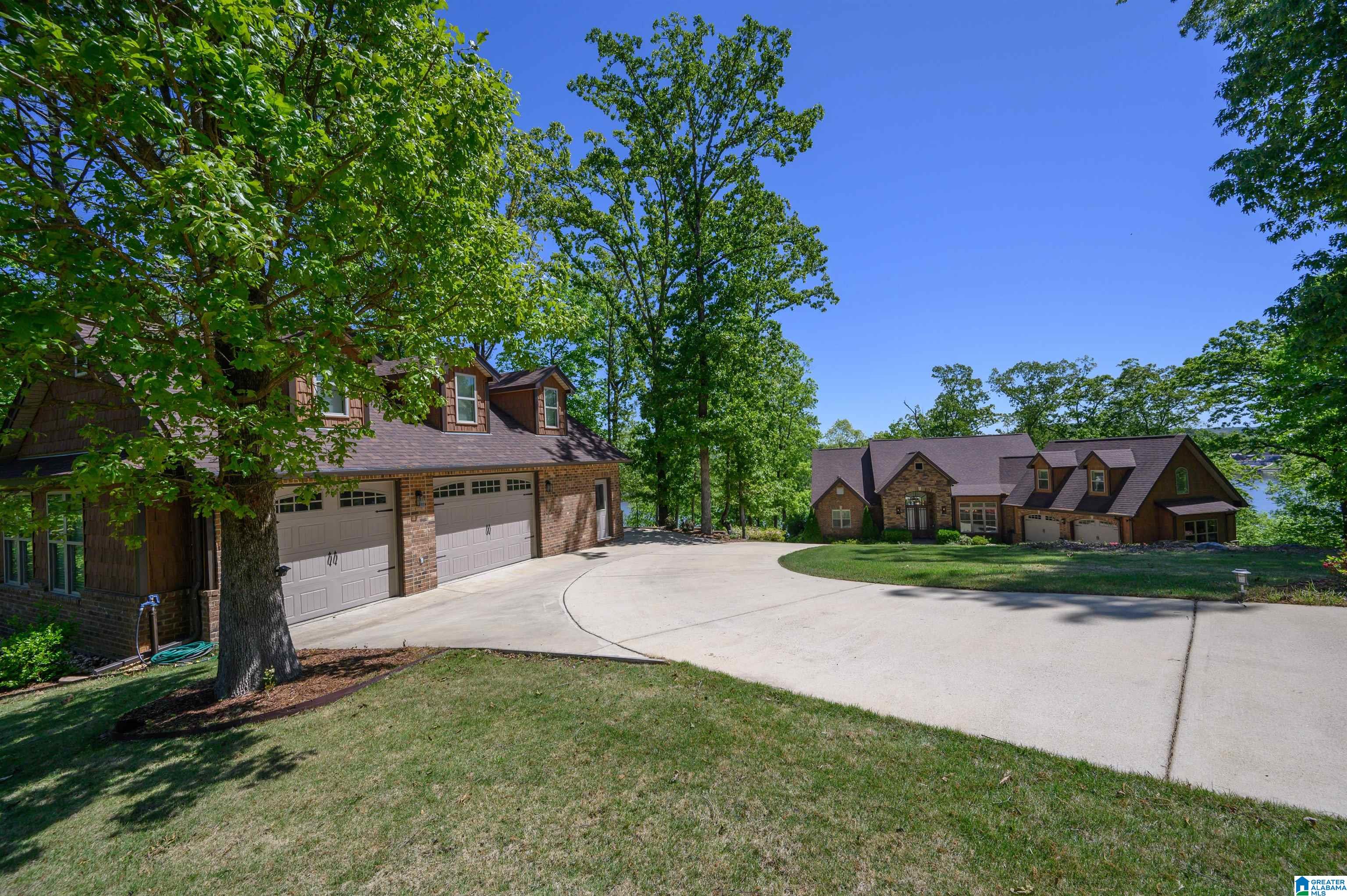 705 LAKEVIEW CREST DRIVE