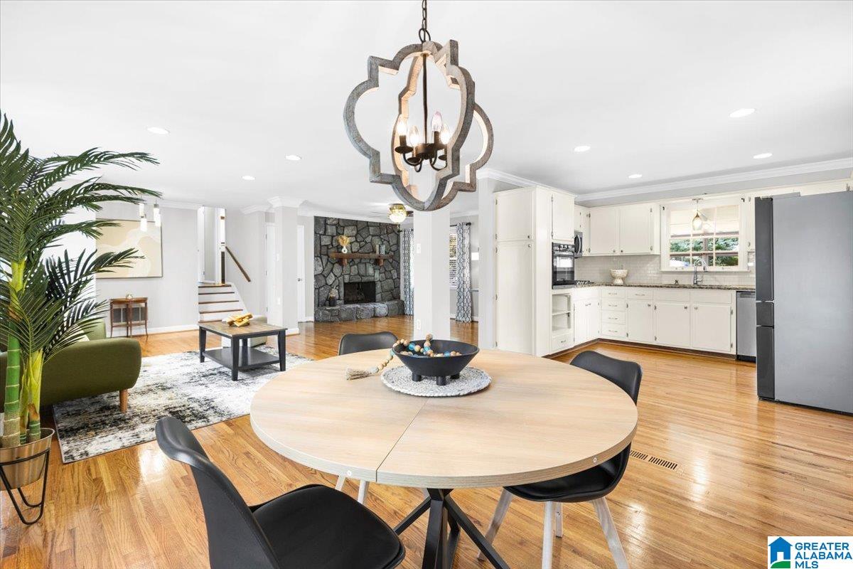 2336 MOUNTAIN OAKS LANE