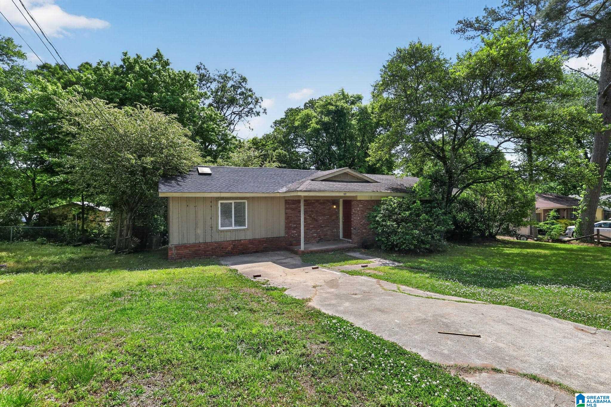 Photo 1 of 33 — 1625 5TH WAY NW, CENTER POINT, AL 35215