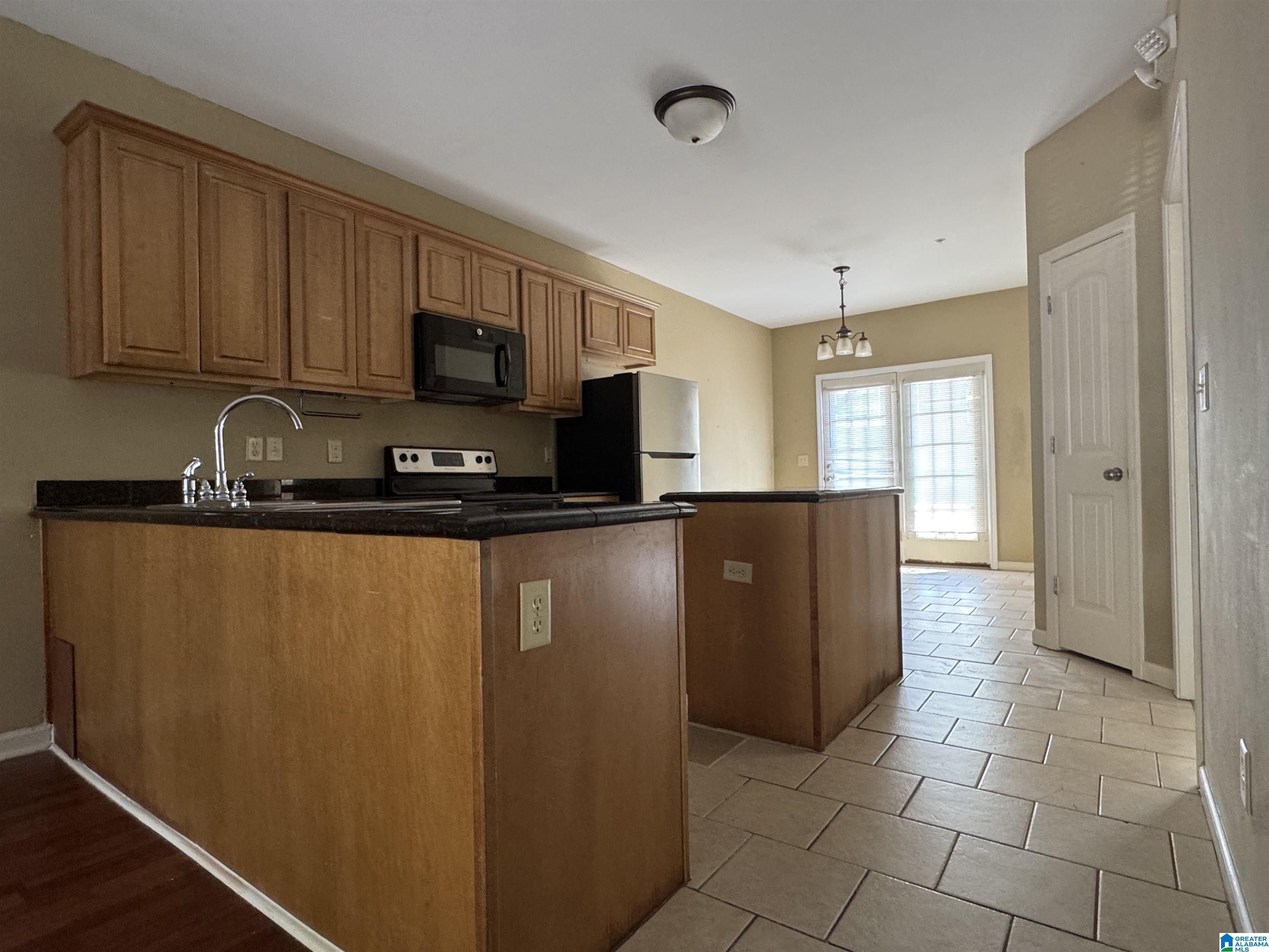 2925 E HARGROVE ROAD E