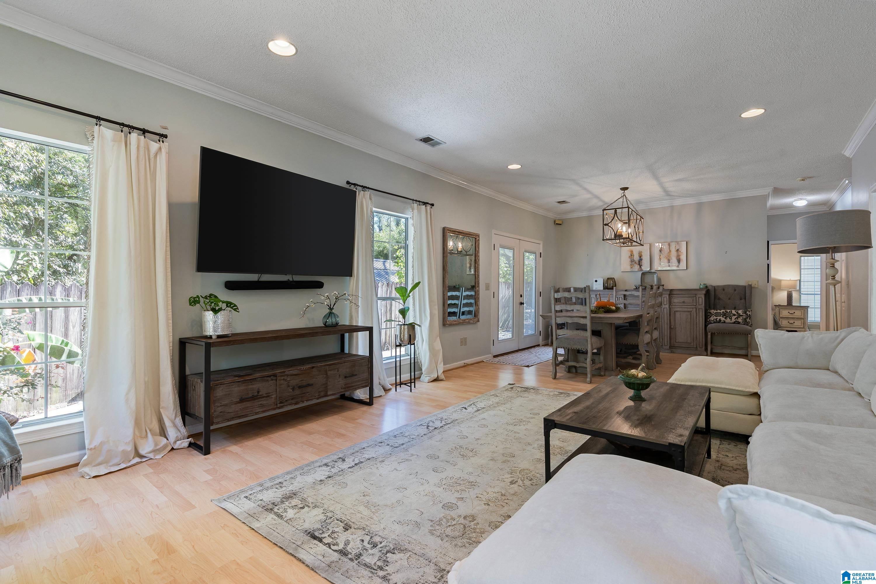 3900 KNOLLWOOD TRACE