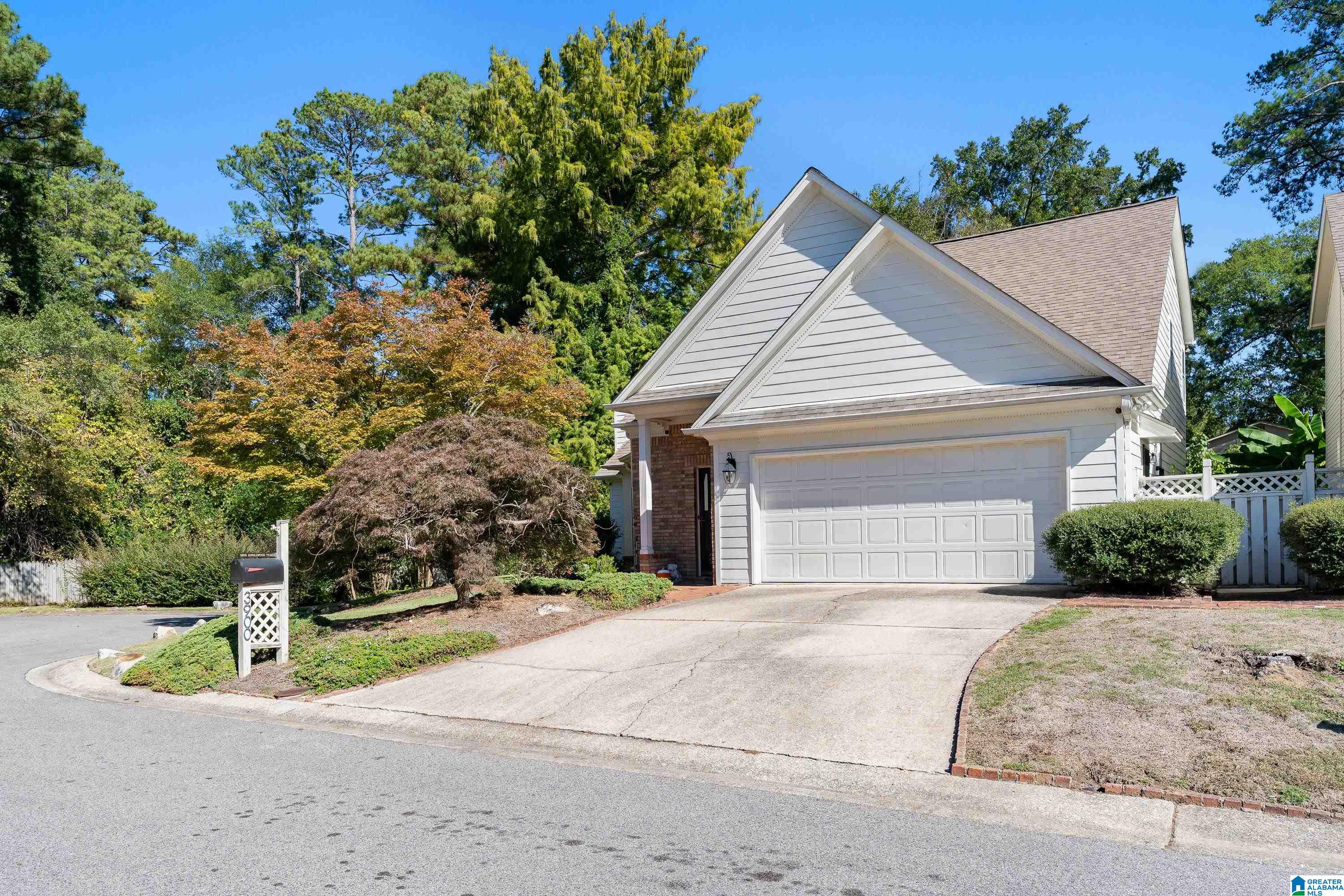 3900 KNOLLWOOD TRACE