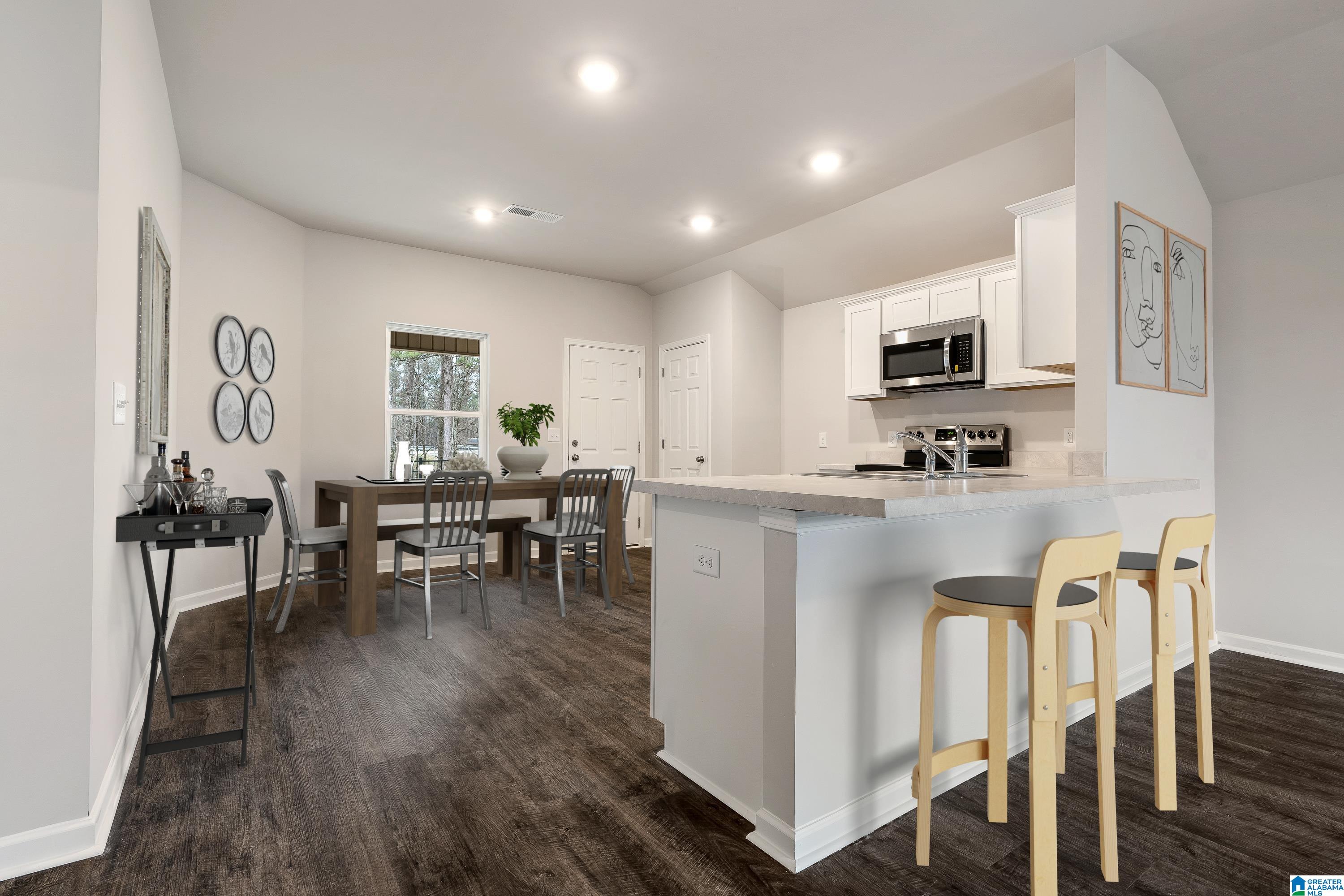 897 CAMDEN LOOP