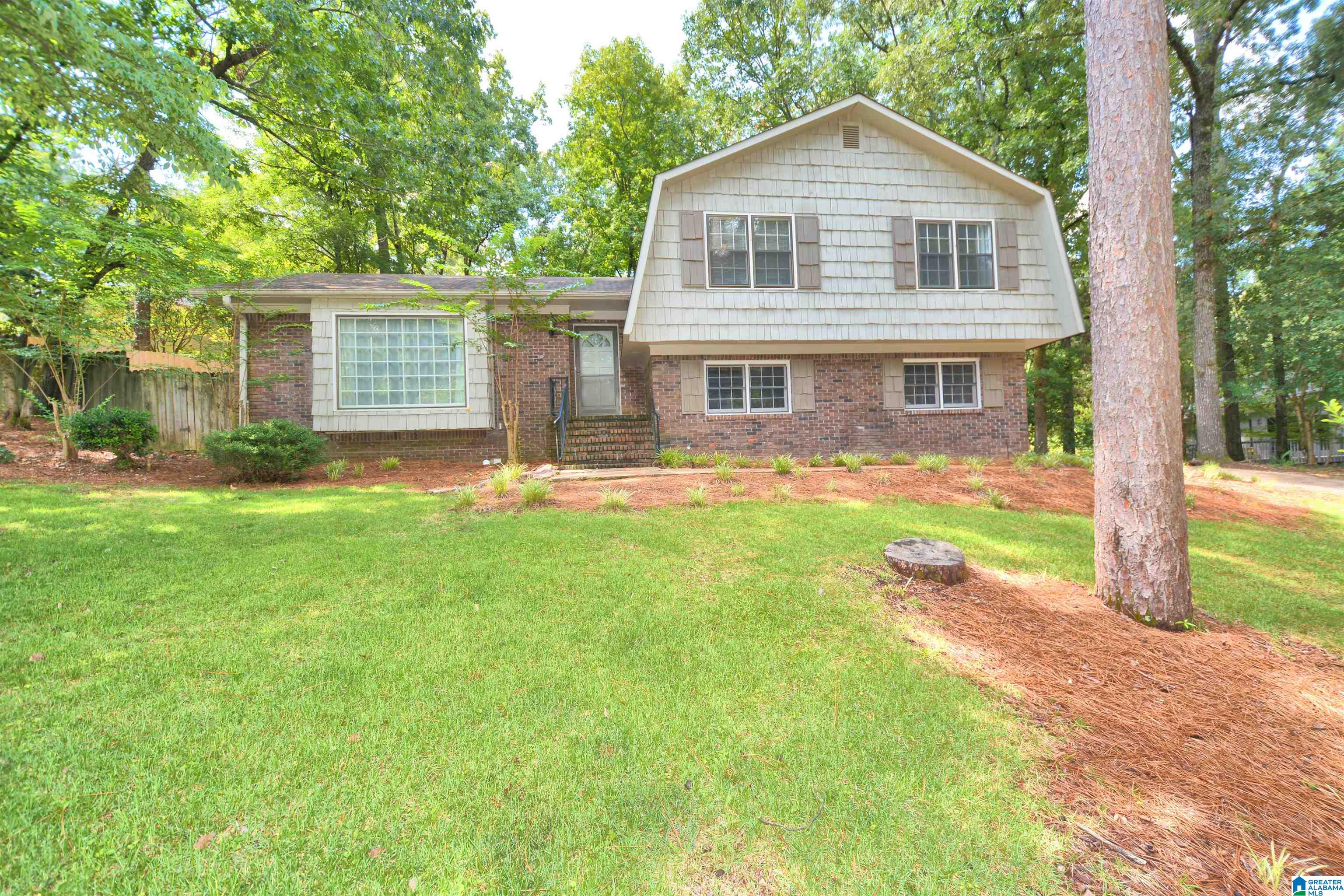 Photo 1 of 34 — 3301 SHETLAND TRACE, BIRMINGHAM, AL 35242