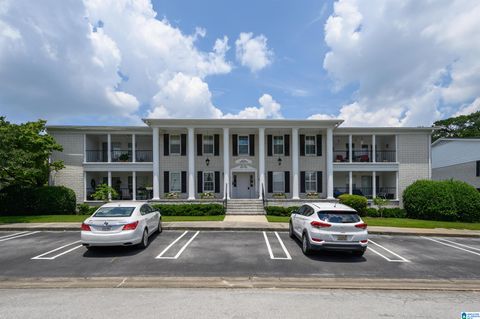 Photo of 1864 Rockwood Road #1864, VESTAVIA HILLS, AL 35216 (MLS # 21423869)