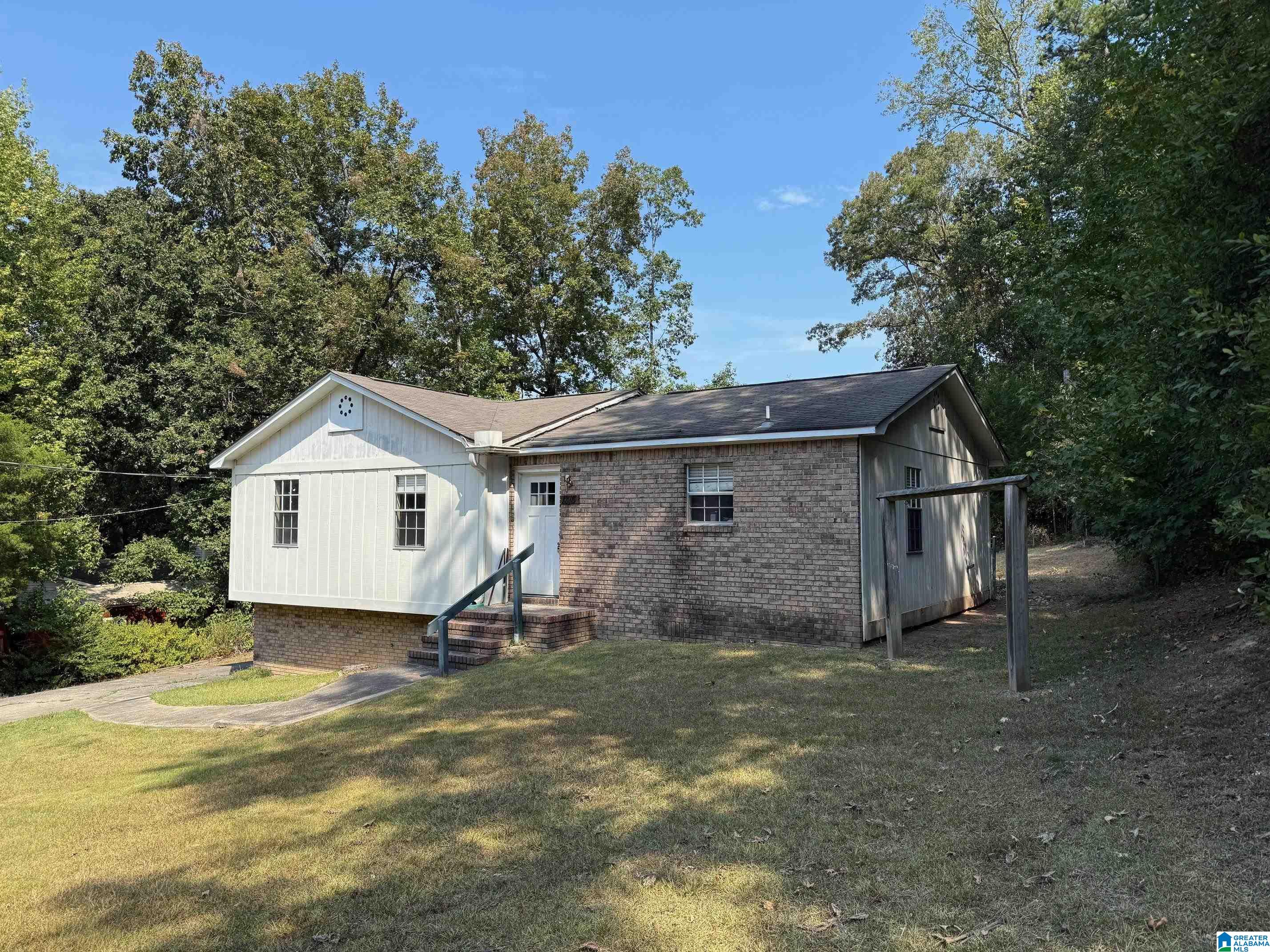 1315 YELLOWLEAF CIRCLE